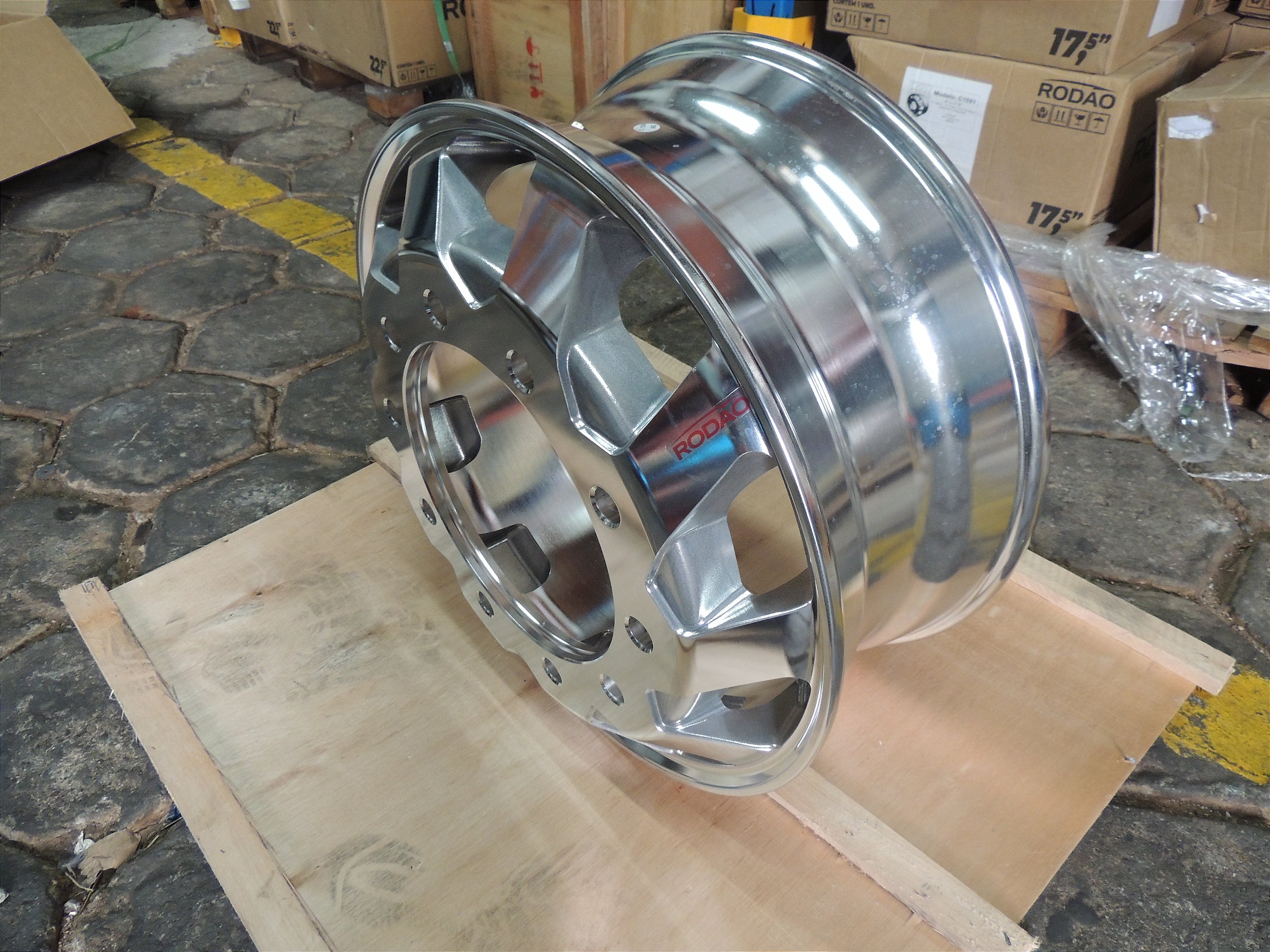 Roda Alumínio Speedmax C1250 Neo Rodas 8.25X22.5 - Futura Caminhões ...