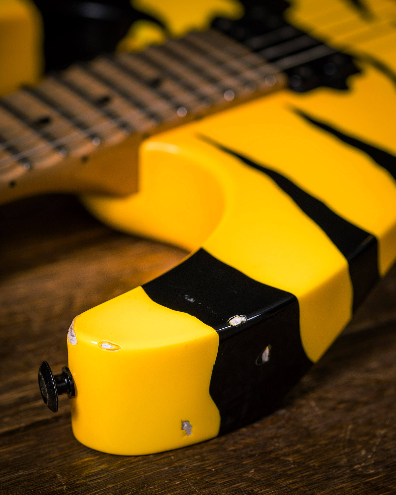 Suhr Modern Antique 80's Shred Limited Edition - The Tone Boutique