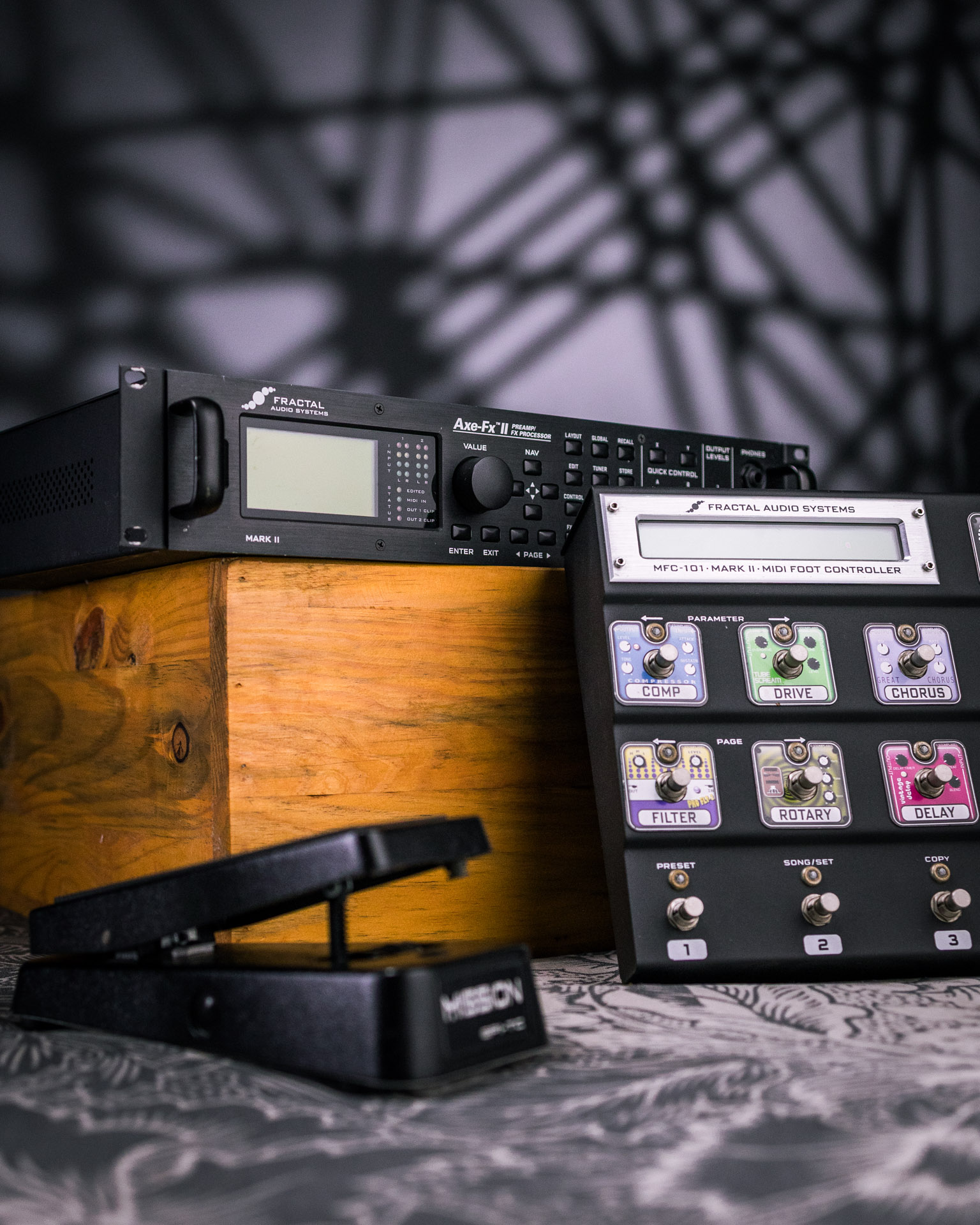 Fractal Audio Axe-Fx II & MFC-101 セット Rack Fractal AXE FX II + Controlador MFC 101 + Furman M-8x2 - The