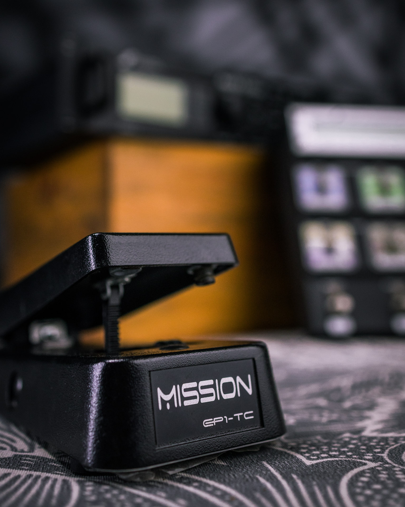 Rack Fractal AXE FX II + Controlador MFC 101 + Furman M-8x2 - The