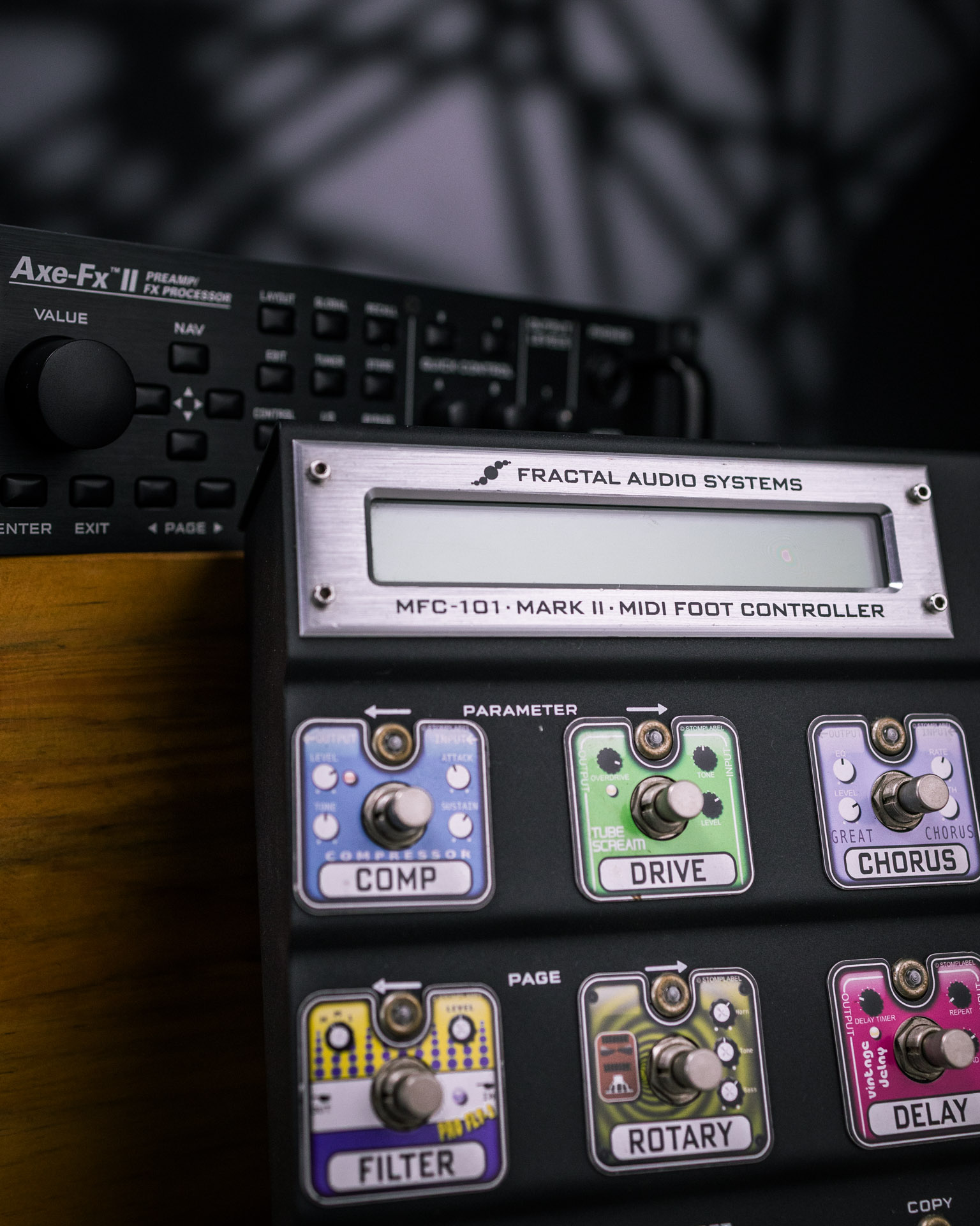 Rack Fractal AXE FX II + Controlador MFC 101 + Furman M-8x2 - The