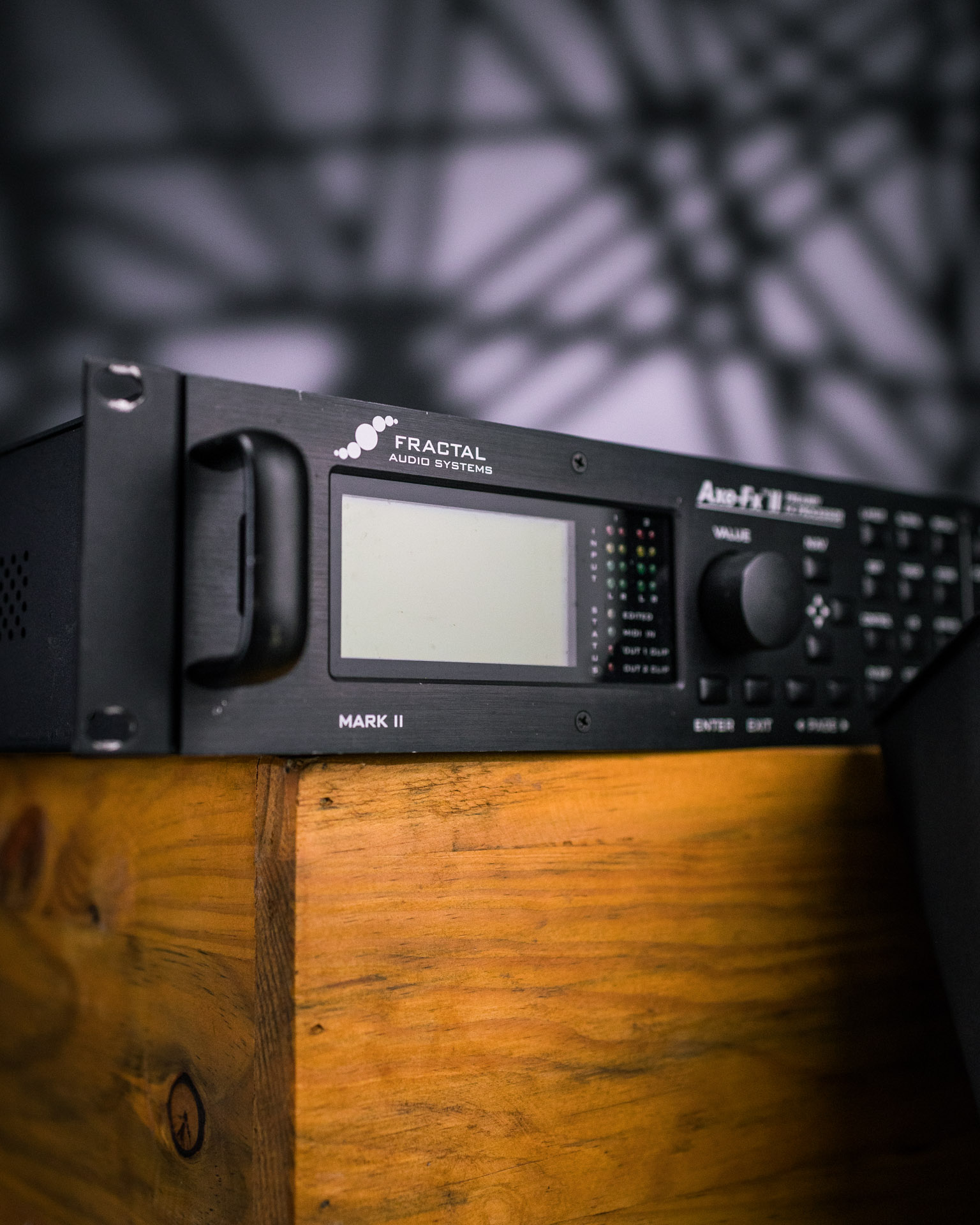 Rack Fractal AXE FX II + Controlador MFC 101 + Furman M-8x2 - The