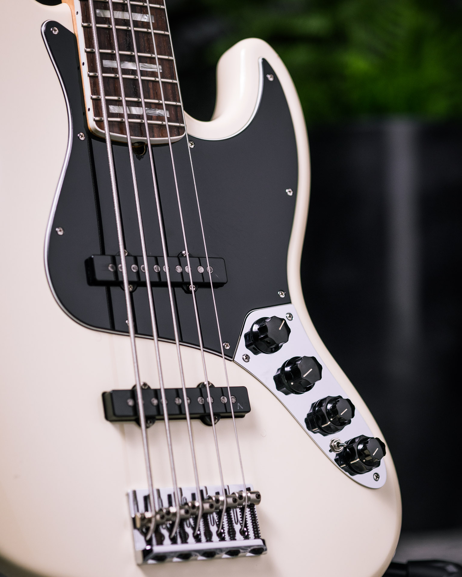 Fender American Deluxe Jazz Bass V - The Tone Boutique