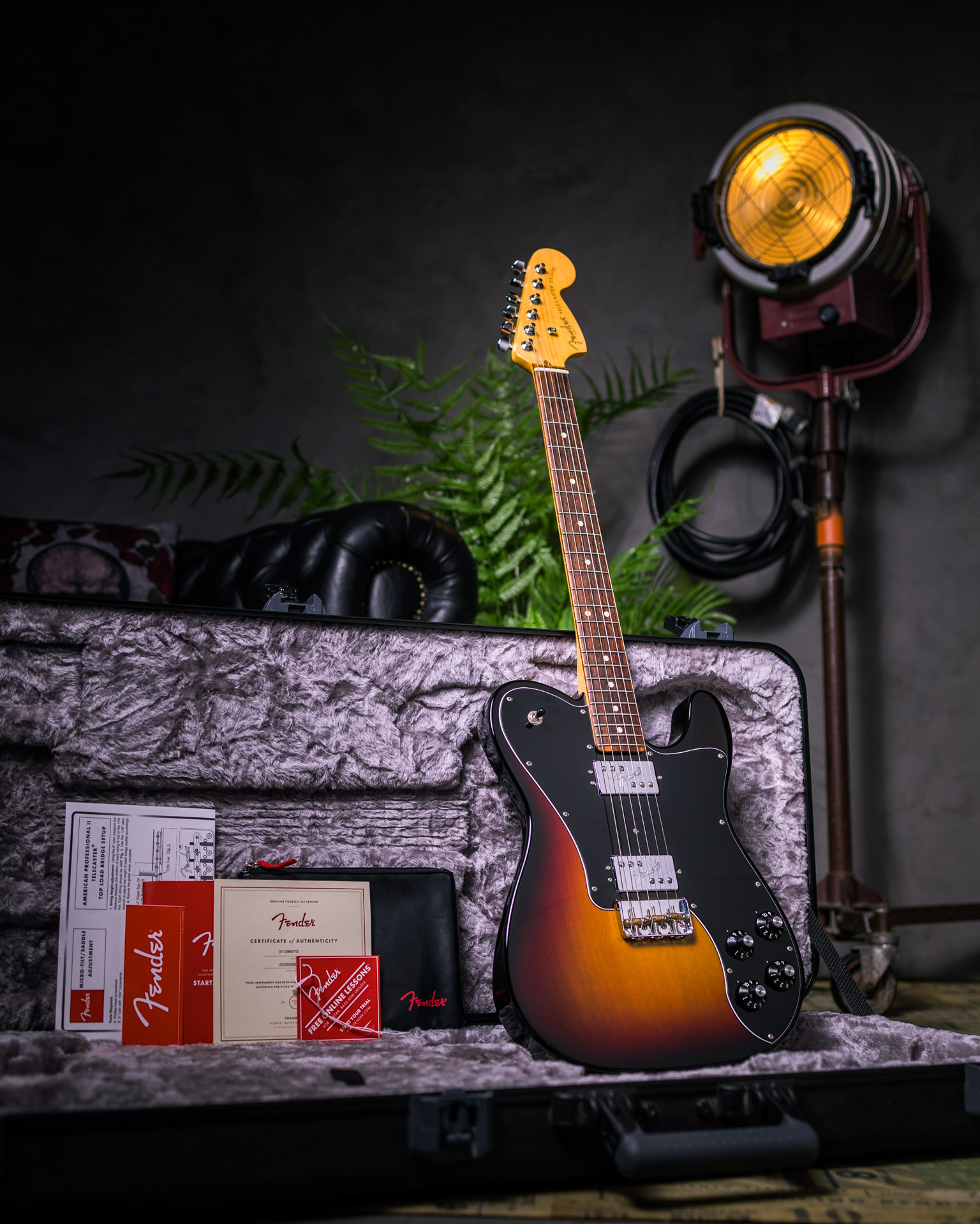 Guitarra Fender American Professional II Telecaster Deluxe - The