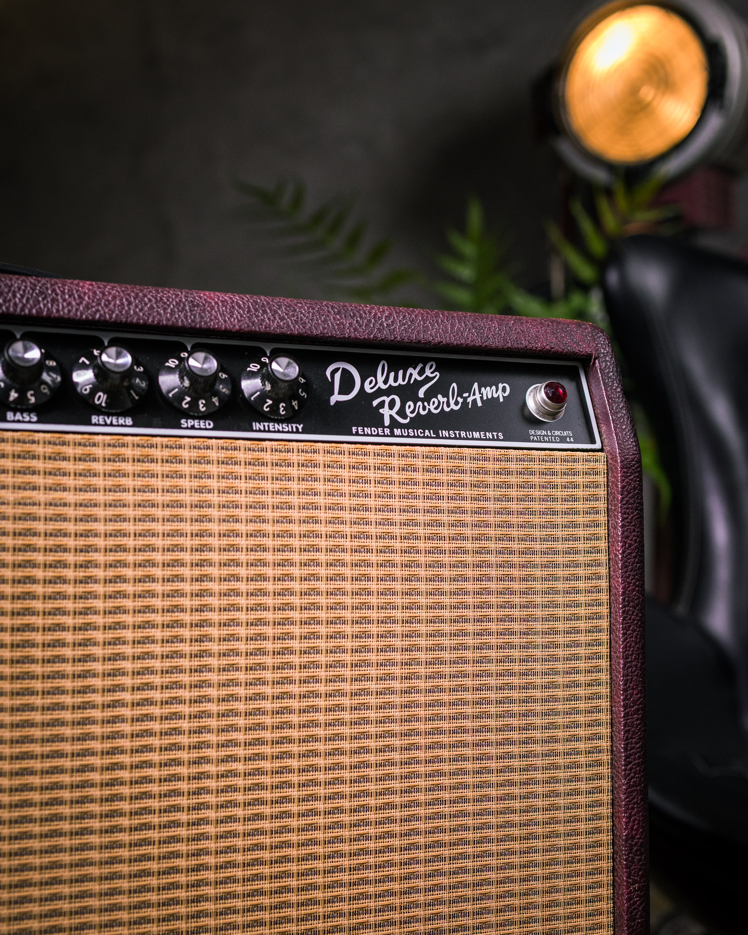 Blues Reverb Fender Amplificador Fender Deluxe Reverb FSR Bordeaux Blues - The Tone Boutique