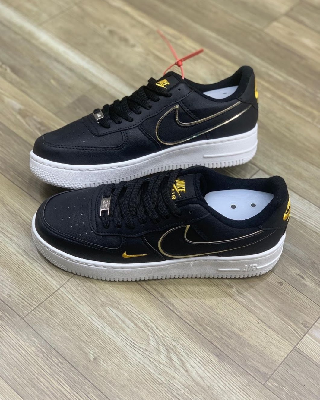 T nis Nike Air Force 1 Black Gold Preto Dourado tenis.street