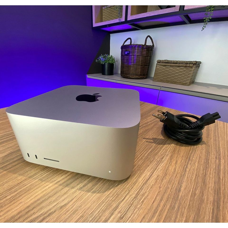 Mac Studio M2 Ultra | 24-Core CPU, até 128GB RAM, 1TB SSD Mac Studio M2 Ultra | 24-Core CPU, até 128GB RAM, 1TB SSD