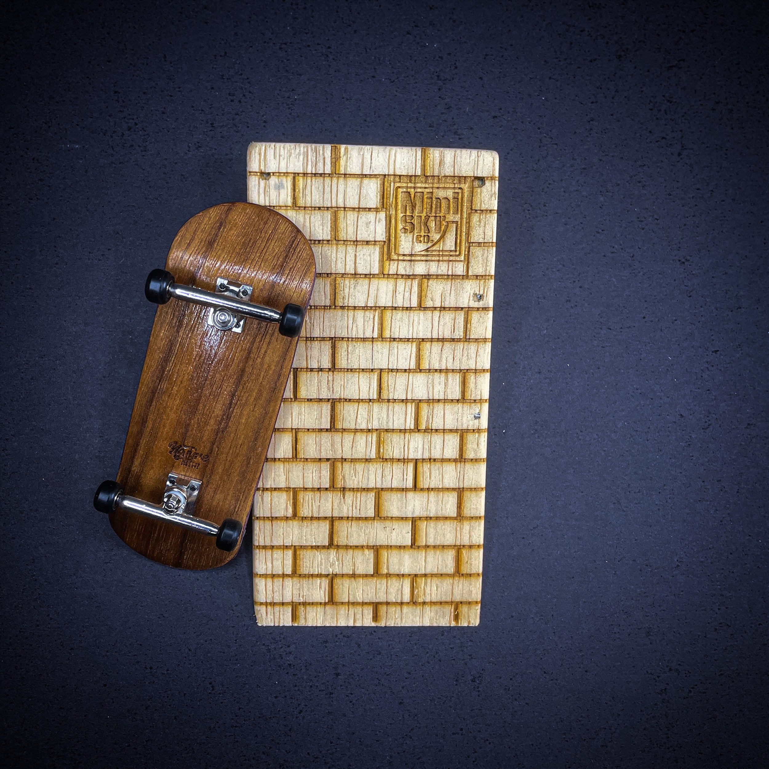 Mini Rampa Para Skate De Dedos – Obstáculo De Entrenamiento De 14x13,8x11,5 Cm, Accesorio Para Parque De Fingerboard, Regalo Para Practicantes