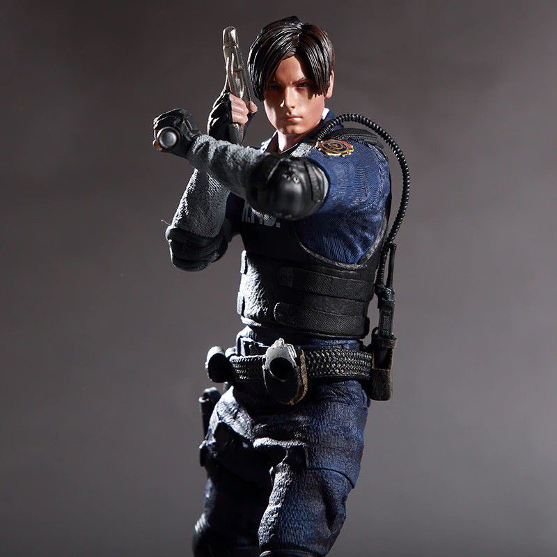 Figurine Resident Evil Leon Scott Kennedy 33 Cm – PVC – Boîte Scellée