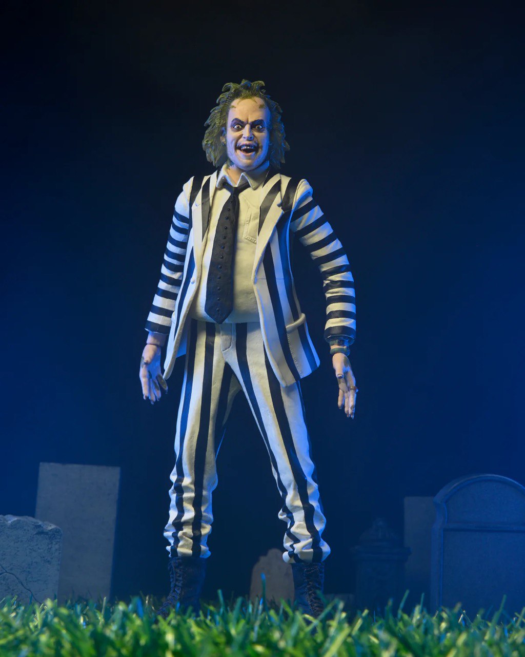 Action Figure Beetlejuice 1988 Black and White Striped Suit - NECA