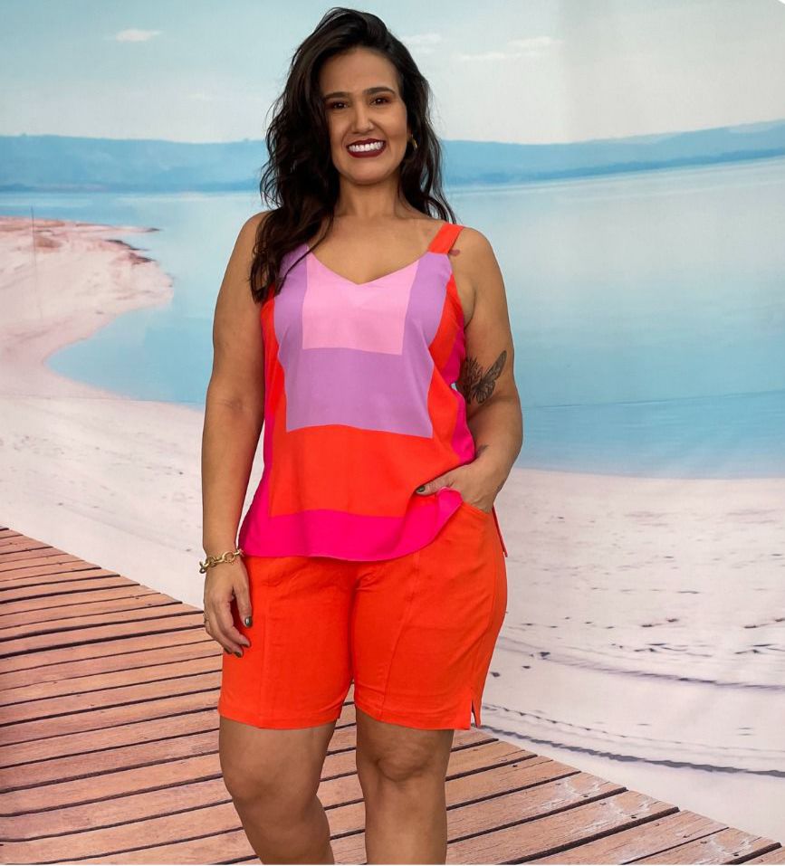 Conjunto blusa e bermuda tecido seda e malha Tamanho 50