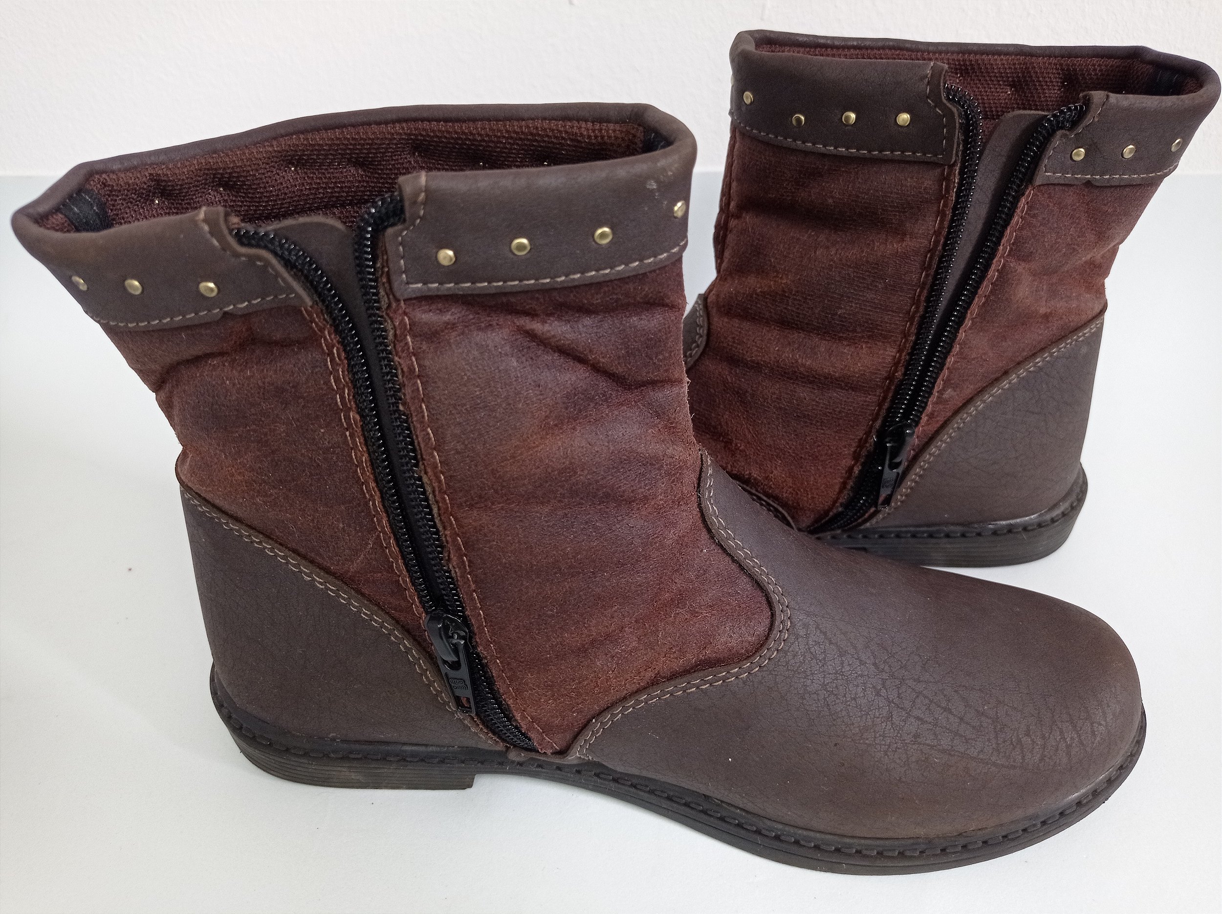 Bota feminina de couro cano curto N mero 35 cor marrom com z per