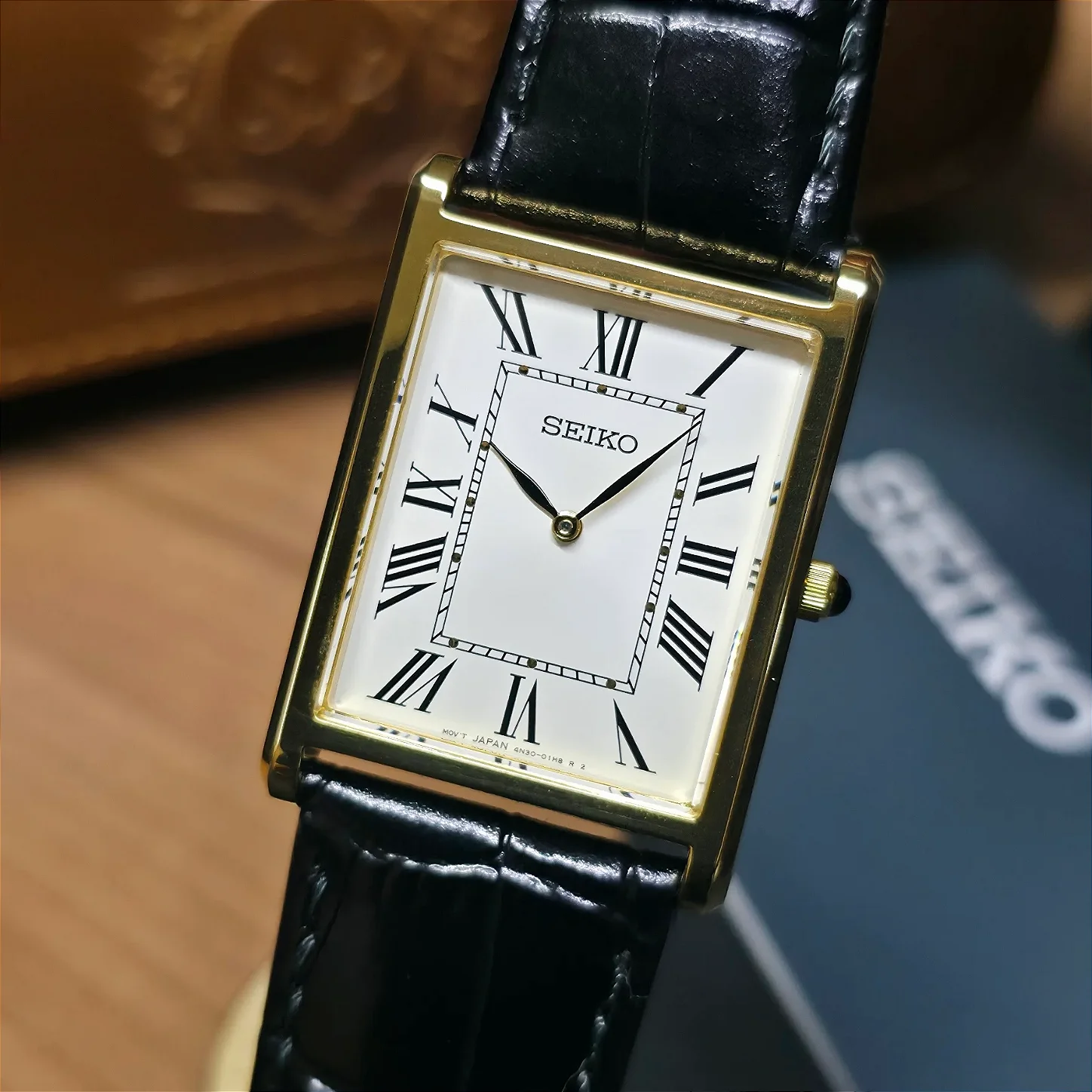 Relógio Seiko Tank Retangular SWR104B1 Dourado - Relojoaria São