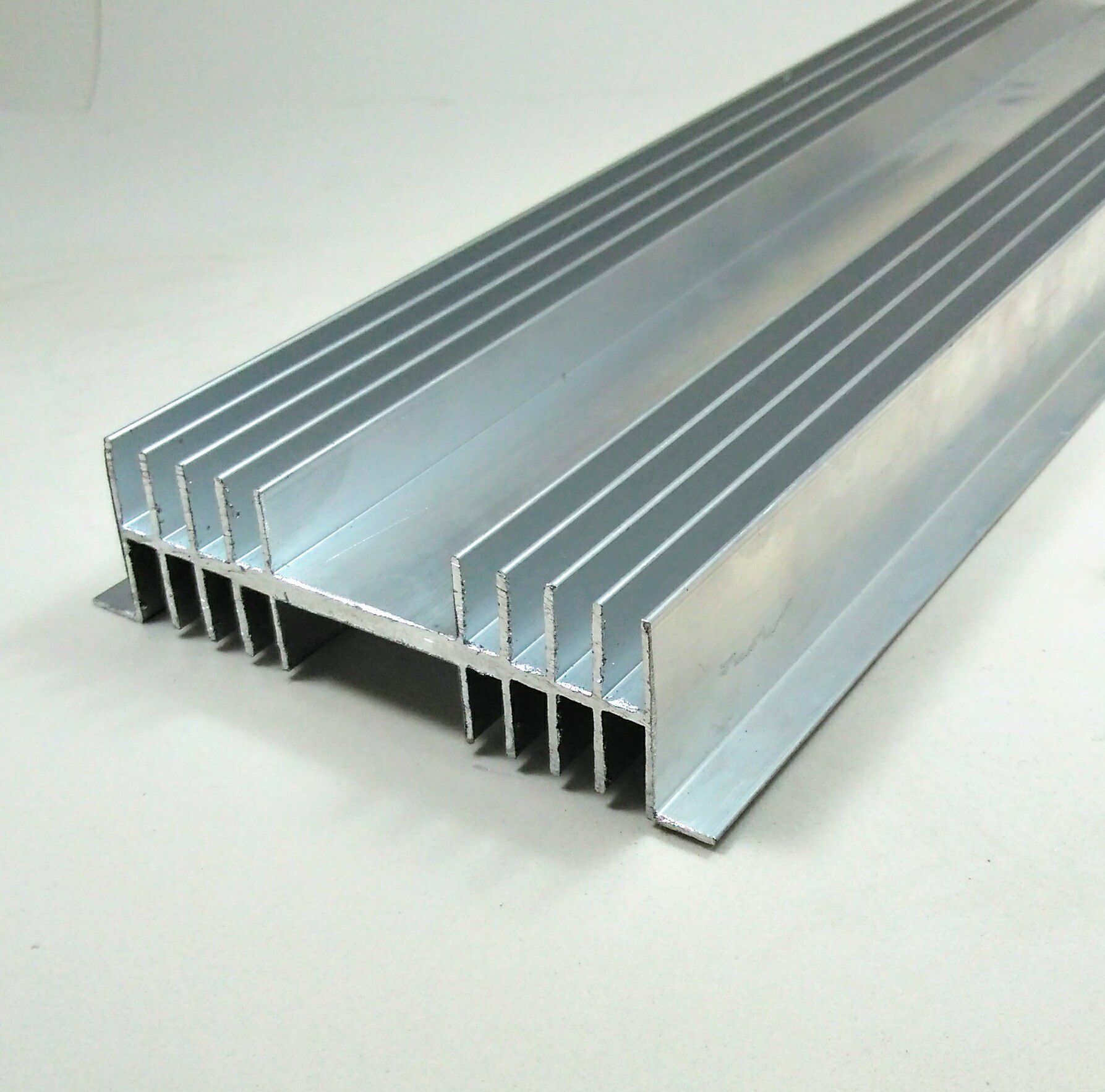 Dissipador de calor alumínio 12cm largura x 3,2cm altura - Di 120 -  Alumínio Alure