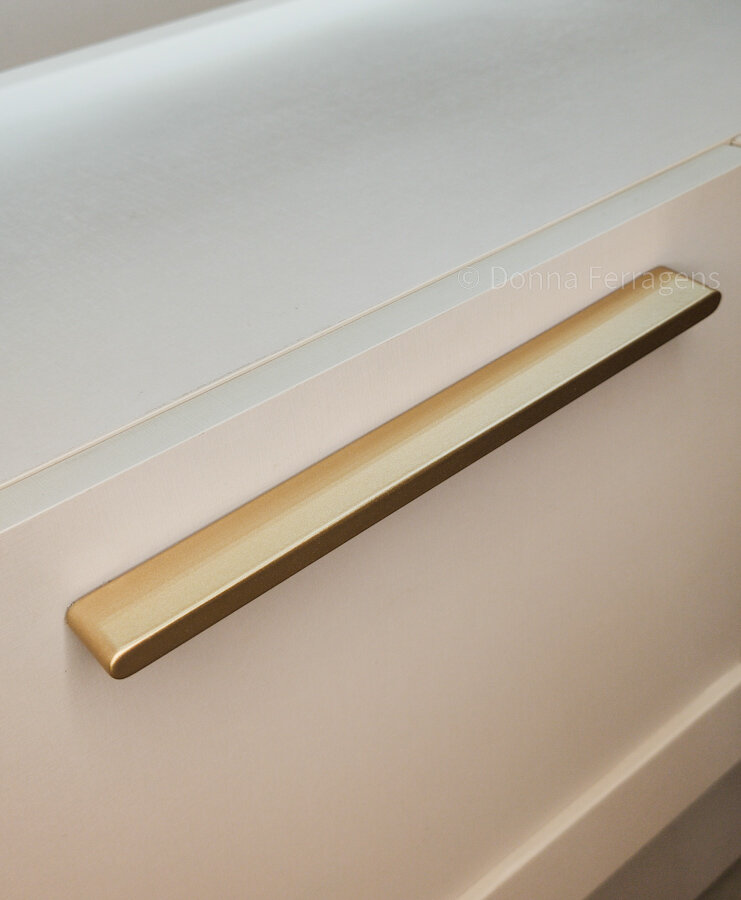Puxador Phenix 64mm Dourado - Zen Design - Dispel Madeiras Online
