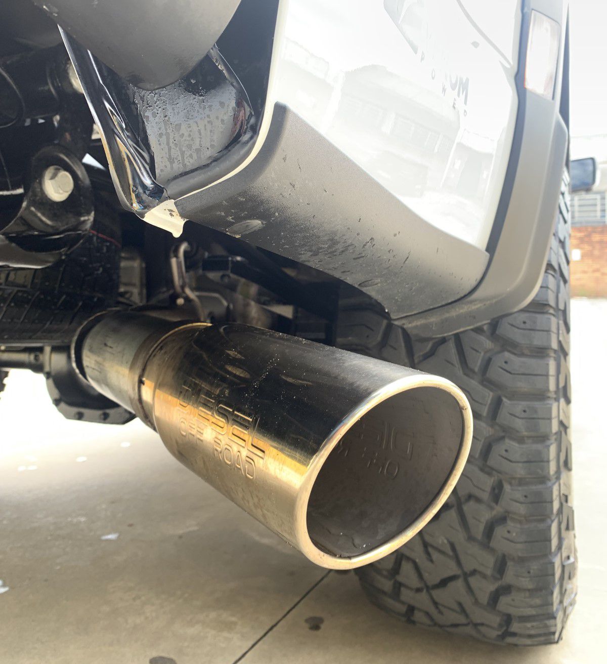 Ponteira de Escapamento Cromada 4 Polegadas: Estilo e Potência - 4x4import  - Acessórios para Pickups