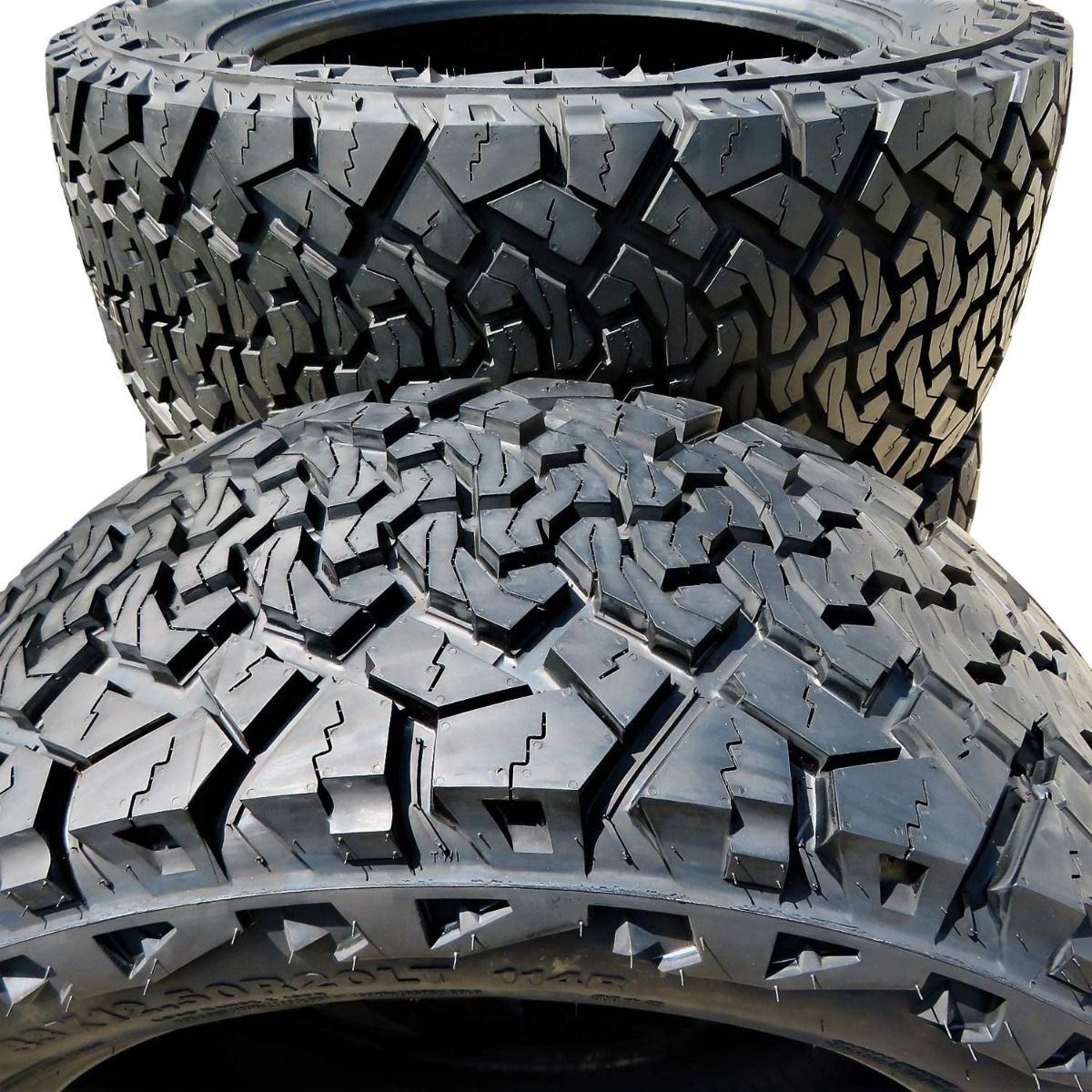 Maximize a Aventura com Pneu Venom Power Terra Hunter LT265/65R17