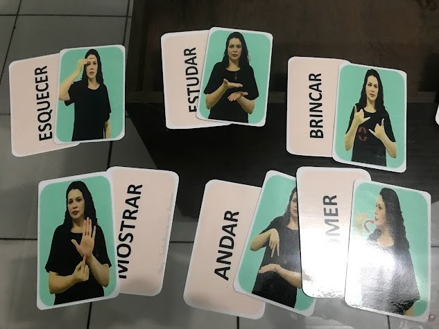 LIBRAS, JOGO - adaptandocomnelinha