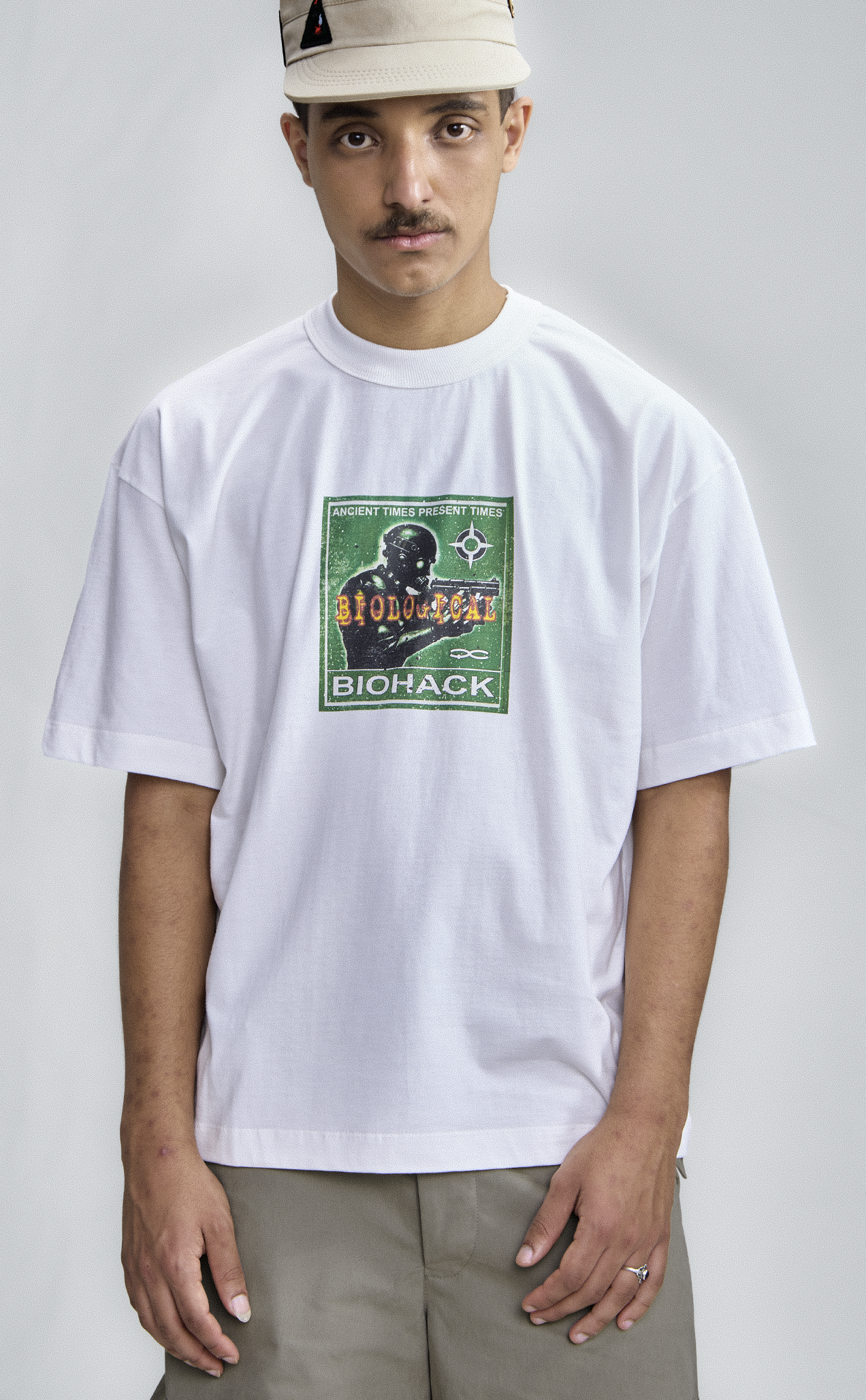 Camiseta Quadro Creations Biohack Boxy Off White - TIMELESS - moda