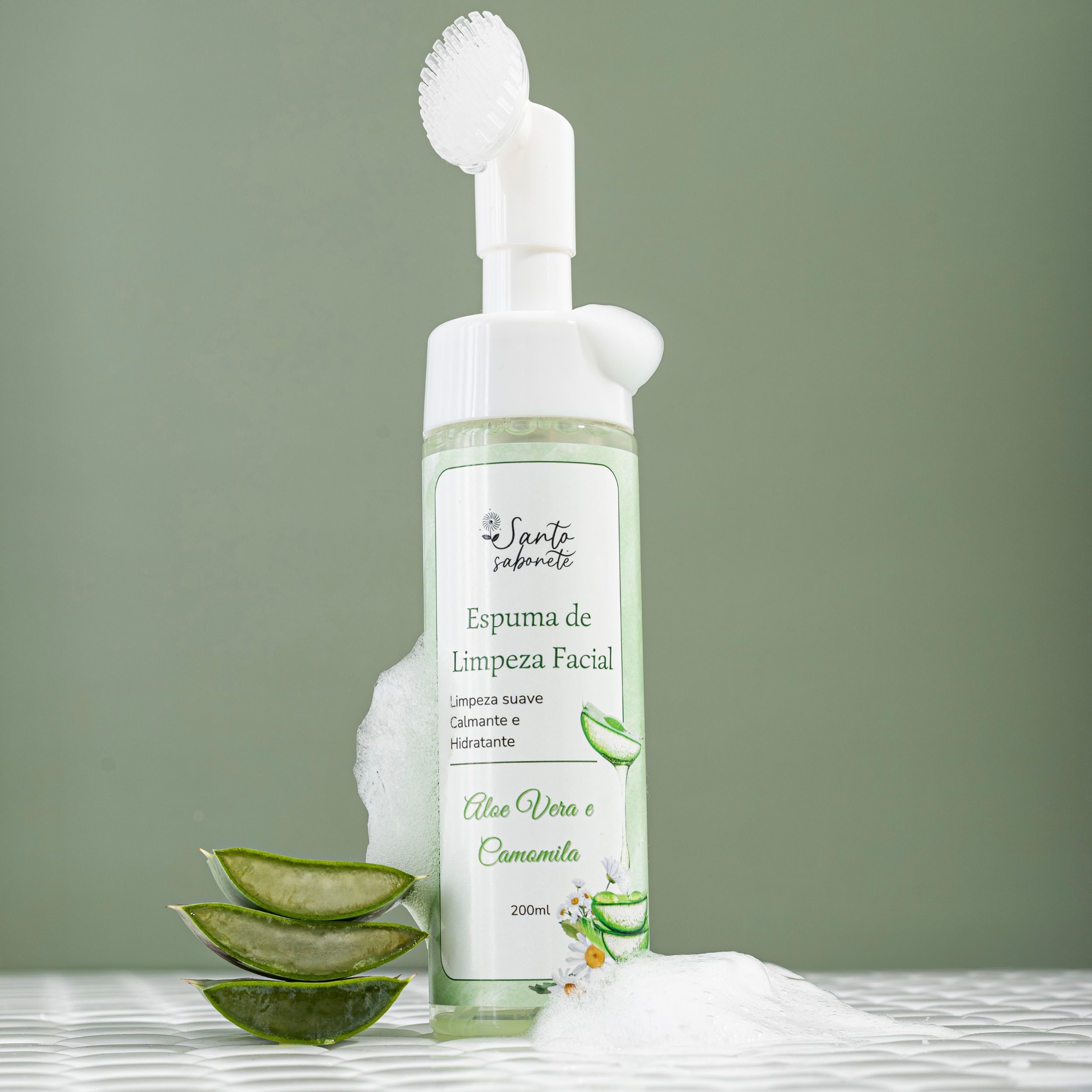 Espuma de Limpeza Facial - Aloe Vera e Camomila | Santo Sabonete - Santo  Sabonete | Produtos Artesanais