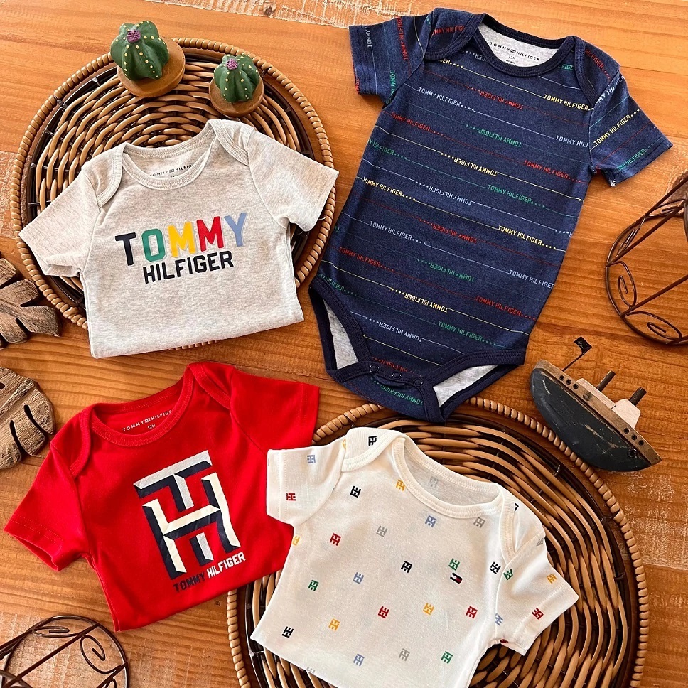 Kit Body Tommy Hilfiger Manga Curta 4 pecas vermelho azul bebe menino ...