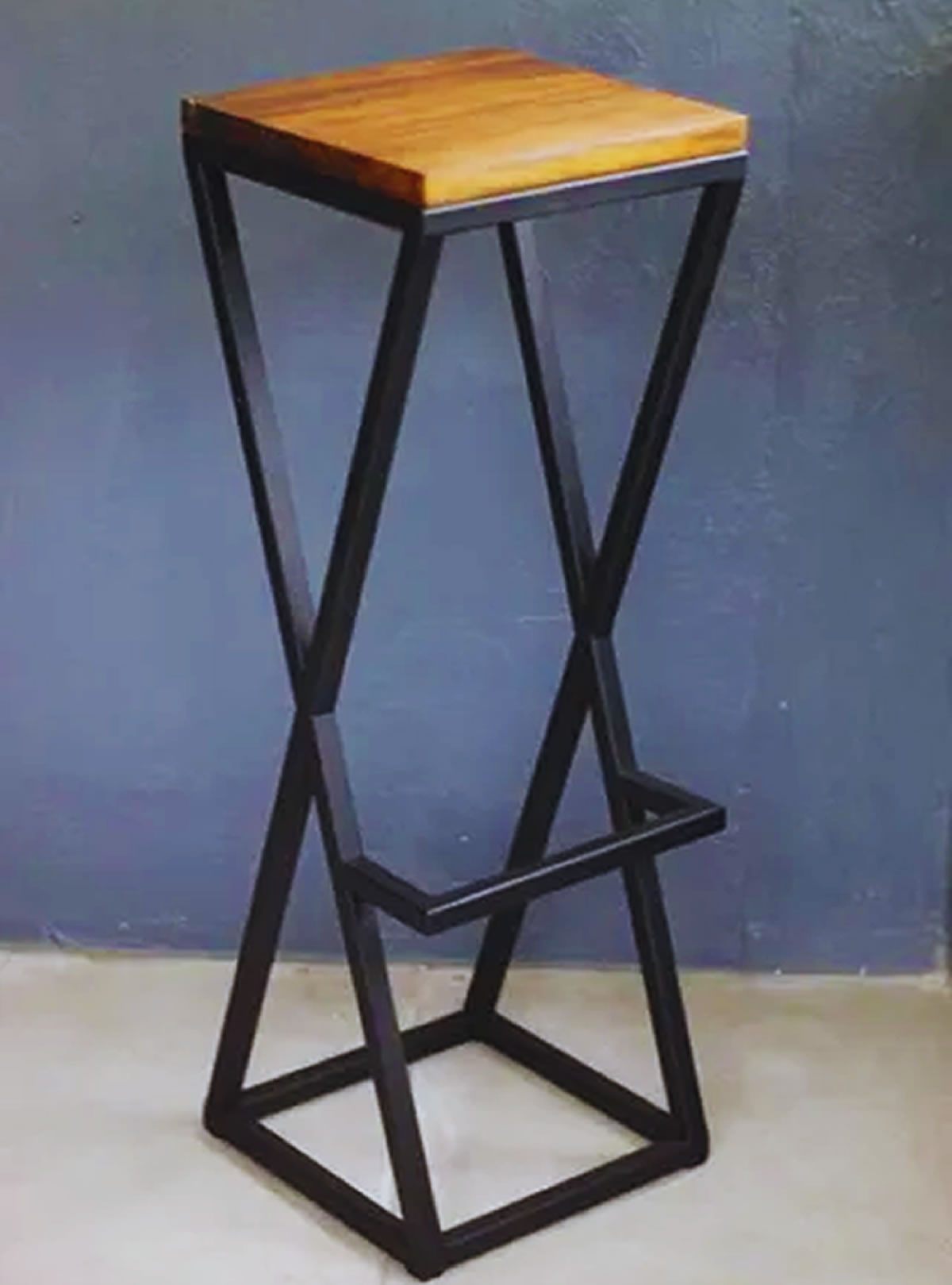 Banqueta Alta Mark X com Suporte Pés e Assento de Madeira - NossaKasa é ...