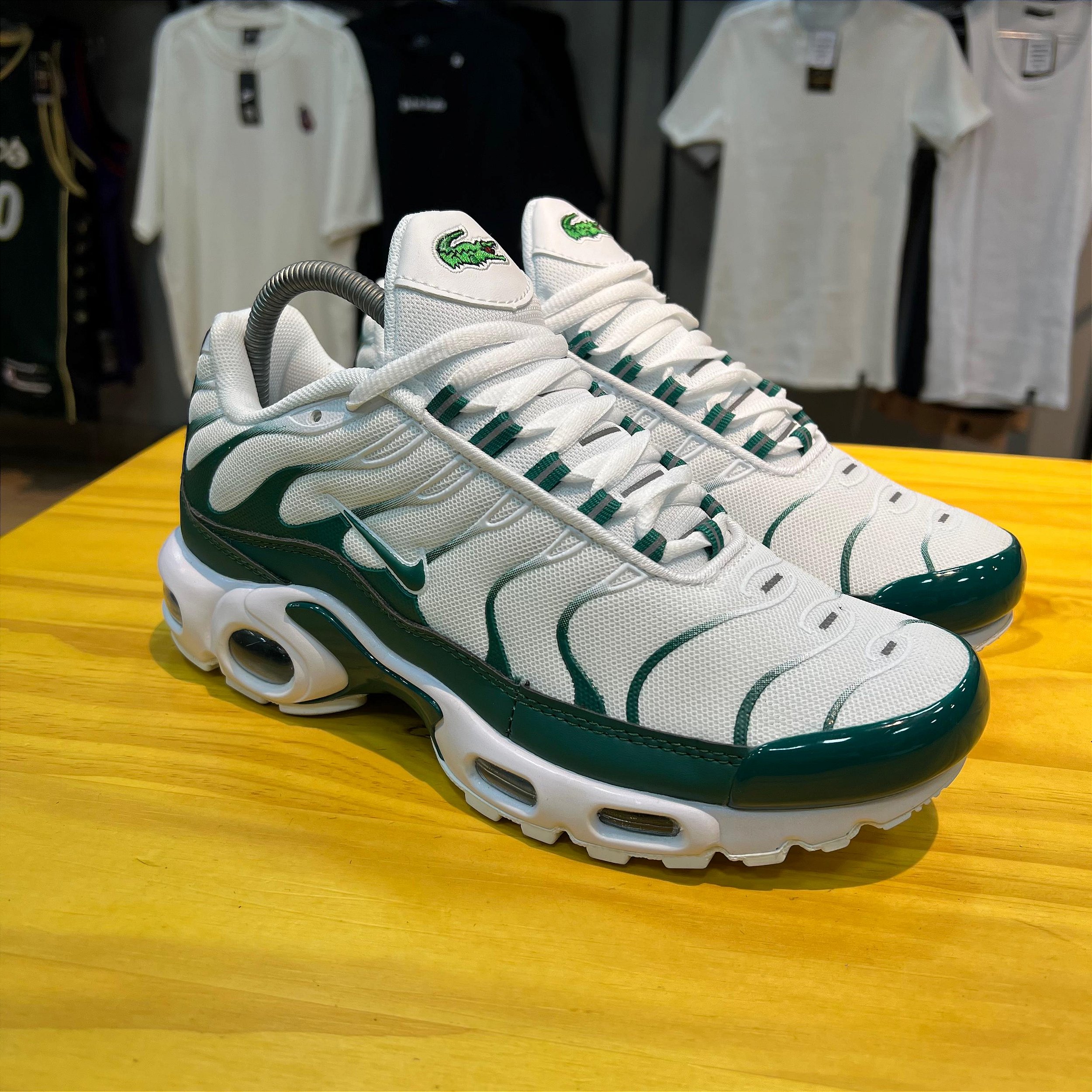 AIR MAX PLUS NIKE TN COLLAB LACOSTE OUTFIT BR
