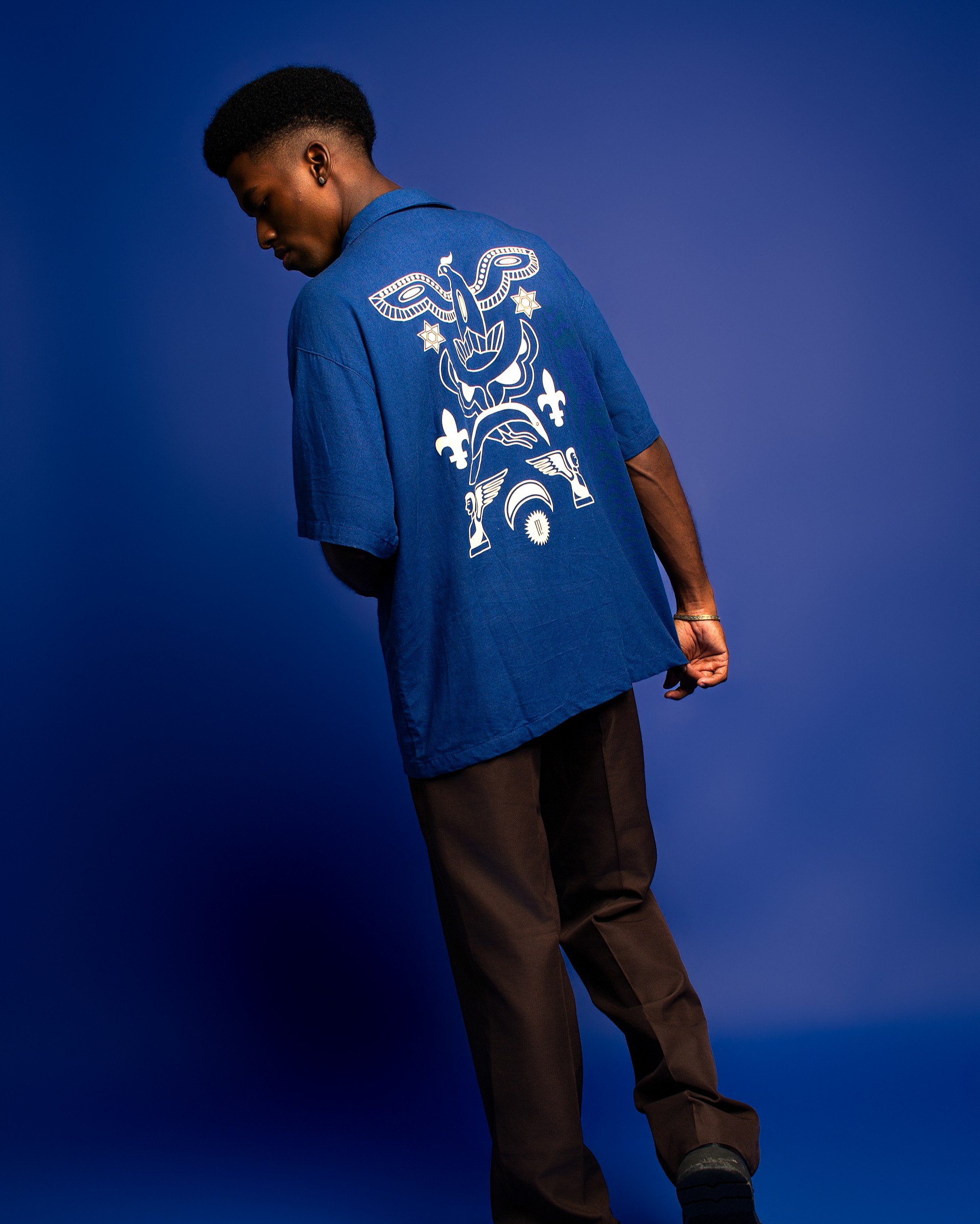 Camisa oversized em mescla de linho - Armorial - Azul - MANIFESTA!