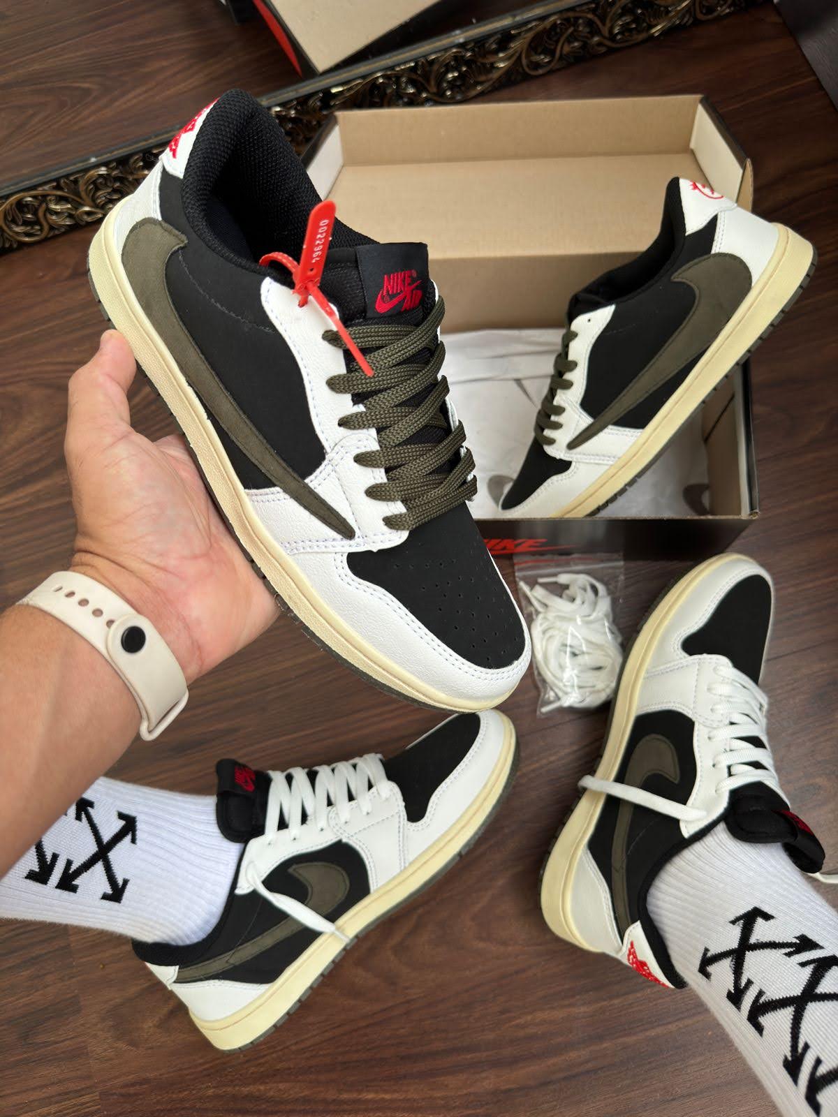 NIKE TRAVIS SCOTT - SneakerVerse NIKE TRAVIS SCOTT - SneakerVerse