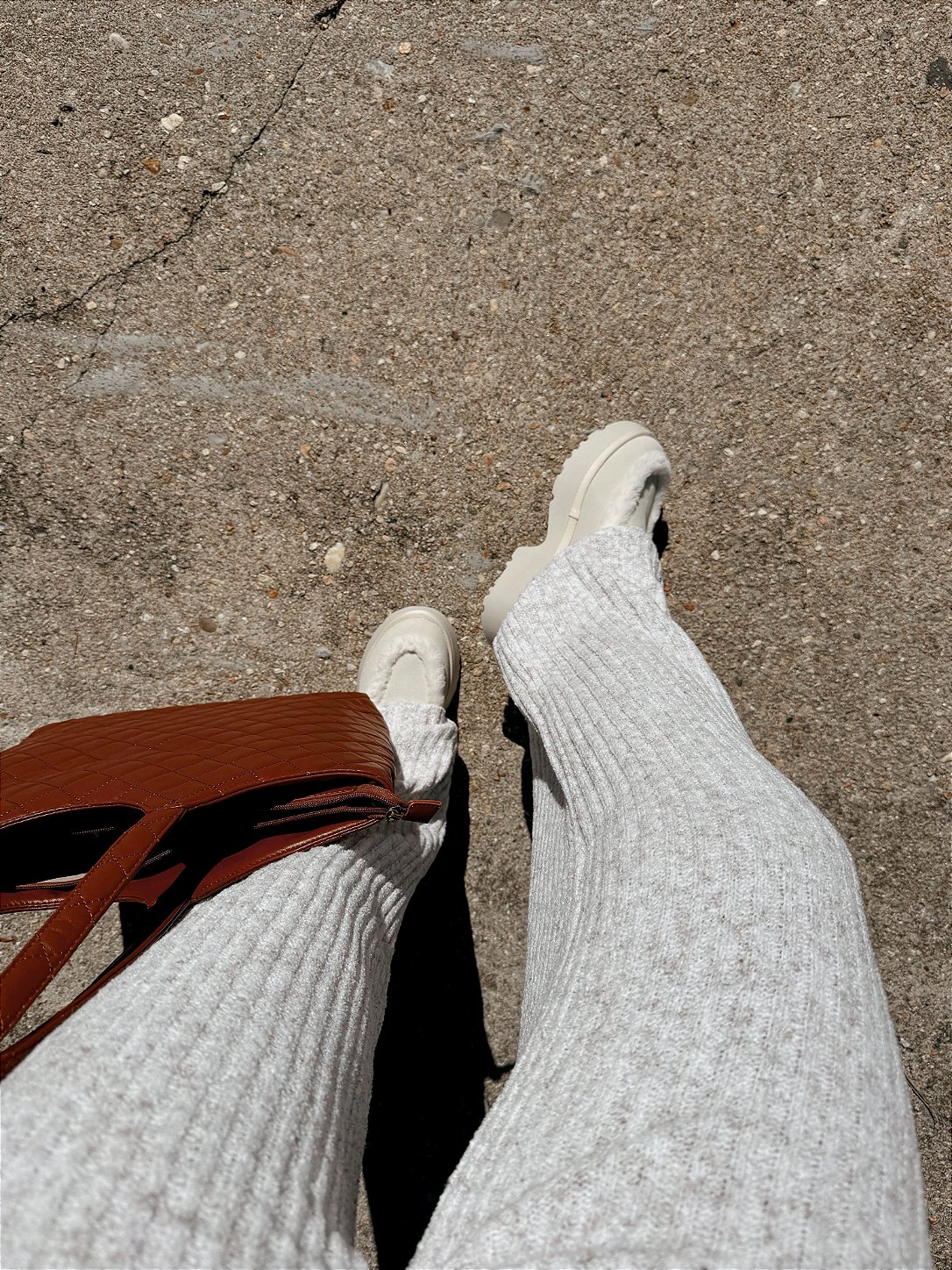 Clog Feminino Mileide – Off White com Pelo | Glow Store - GLOW STORE