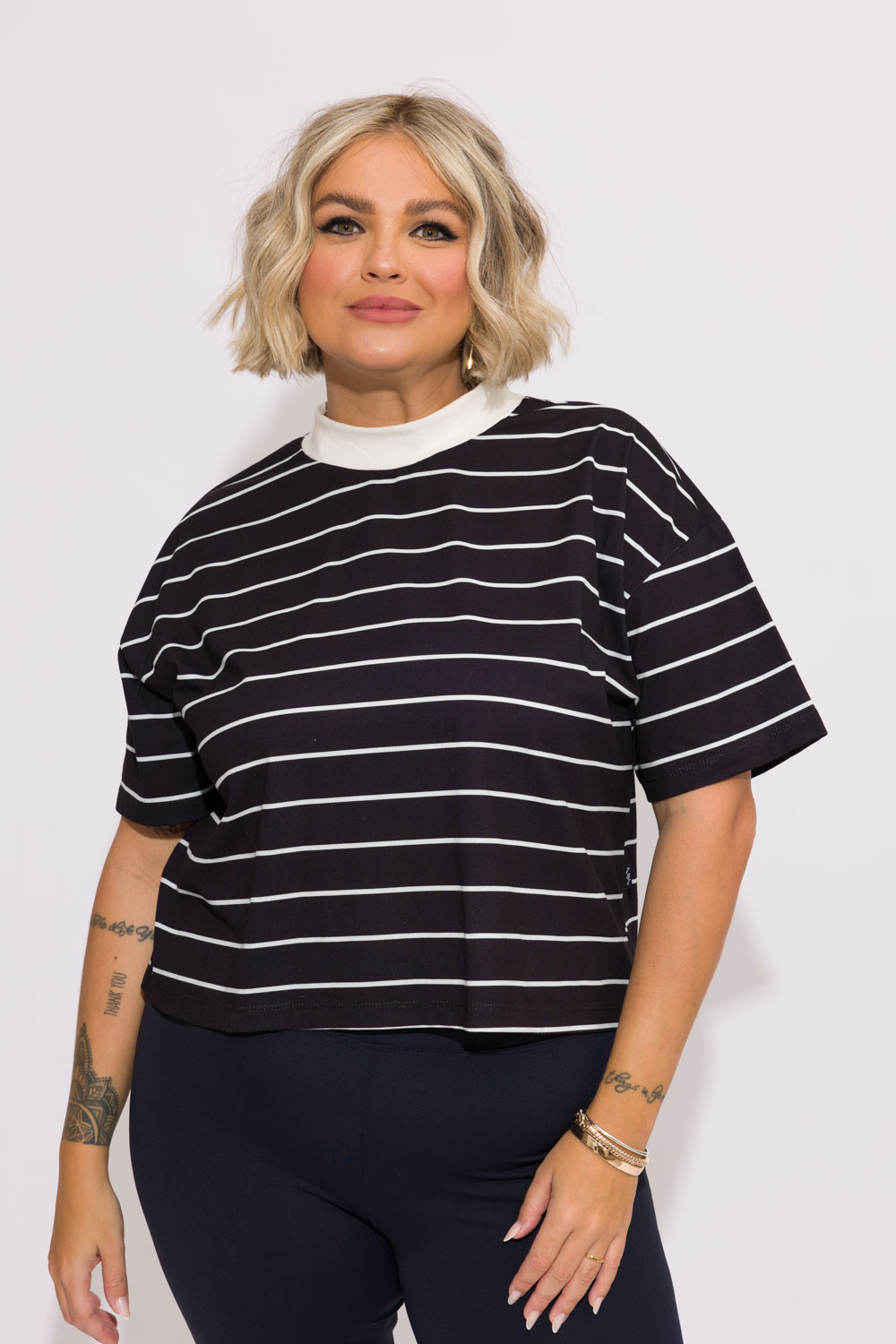 Camiseta Listrada Plus Size Preta com Branco - 787 Shirts