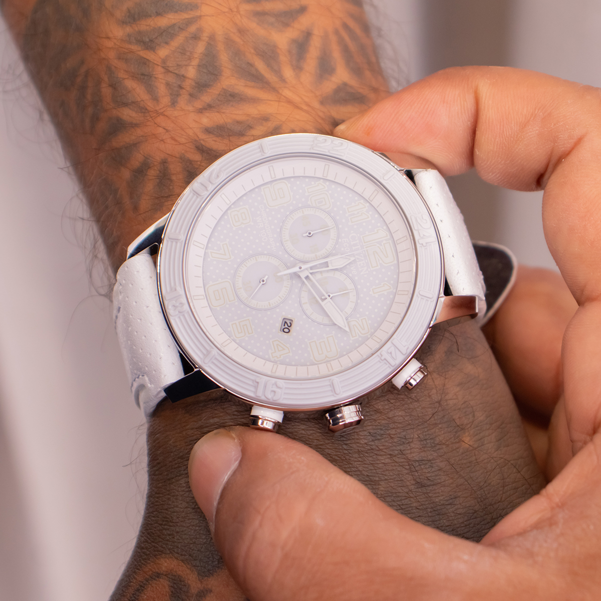 Relógio de Pulso Masculino Citizen Couro Eco-Drive TZ30606B - RBM