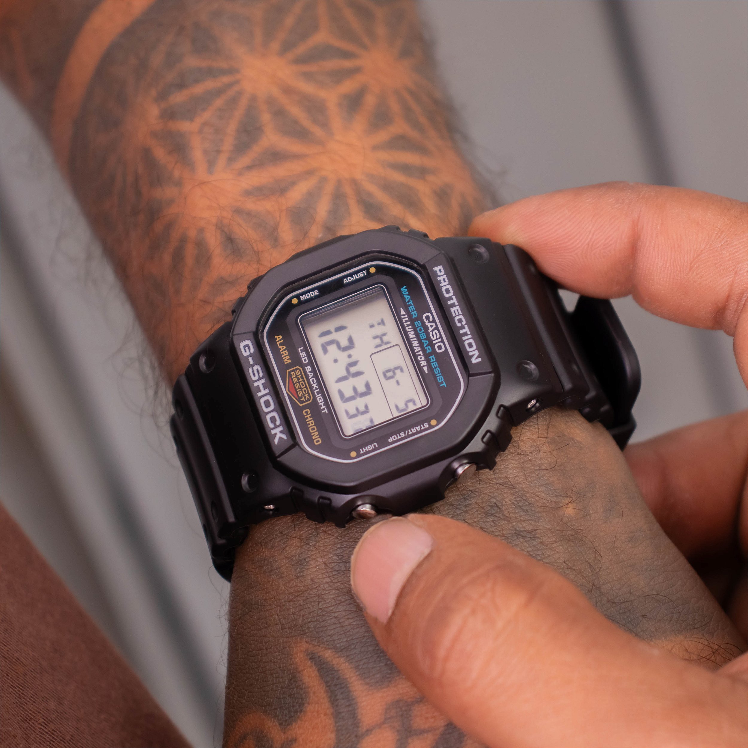 Relógio de Pulso Casio G-Shock Masculino Digital Dw-5600e-1vdf