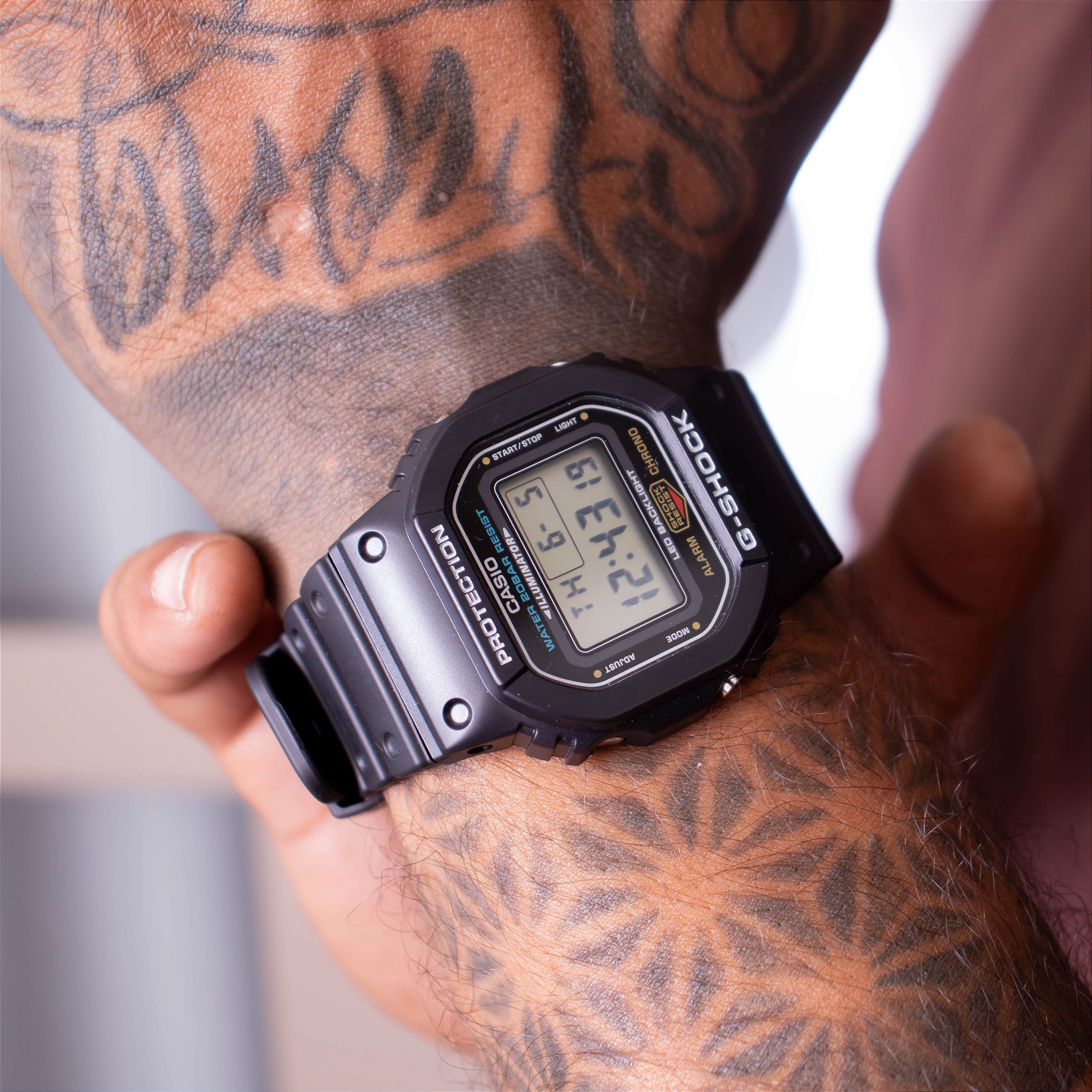 Relógio de Pulso Casio G-Shock Masculino Digital Dw-5600e-1vdf