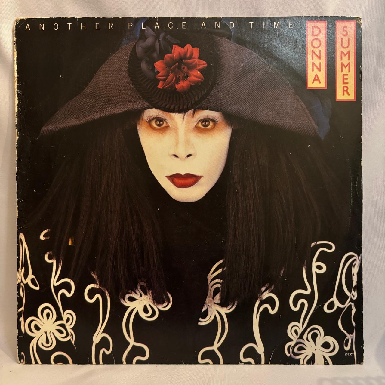 LP - Donna Summer - Another place and time - Cafofinho Discos