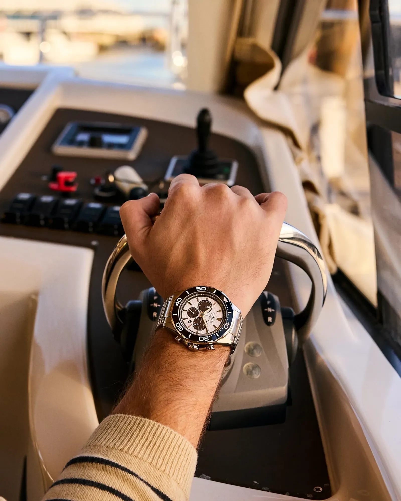 RELOGIO CITIZEN ENDEAVOR CHRONO CA4730-59A ECO-DRIVE SAFIRA AÇO