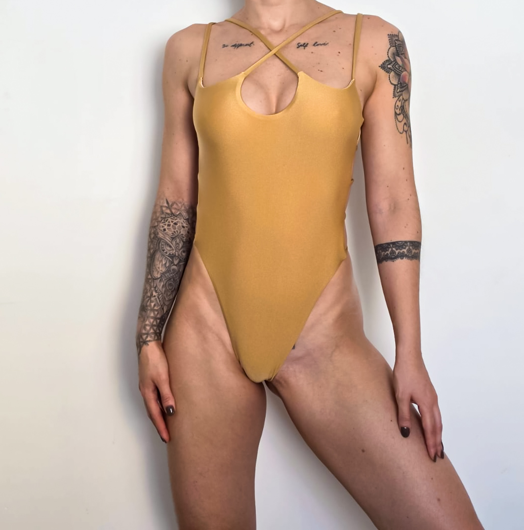 Body Star - DIVINE Polewear- Roupas de Pole Dance