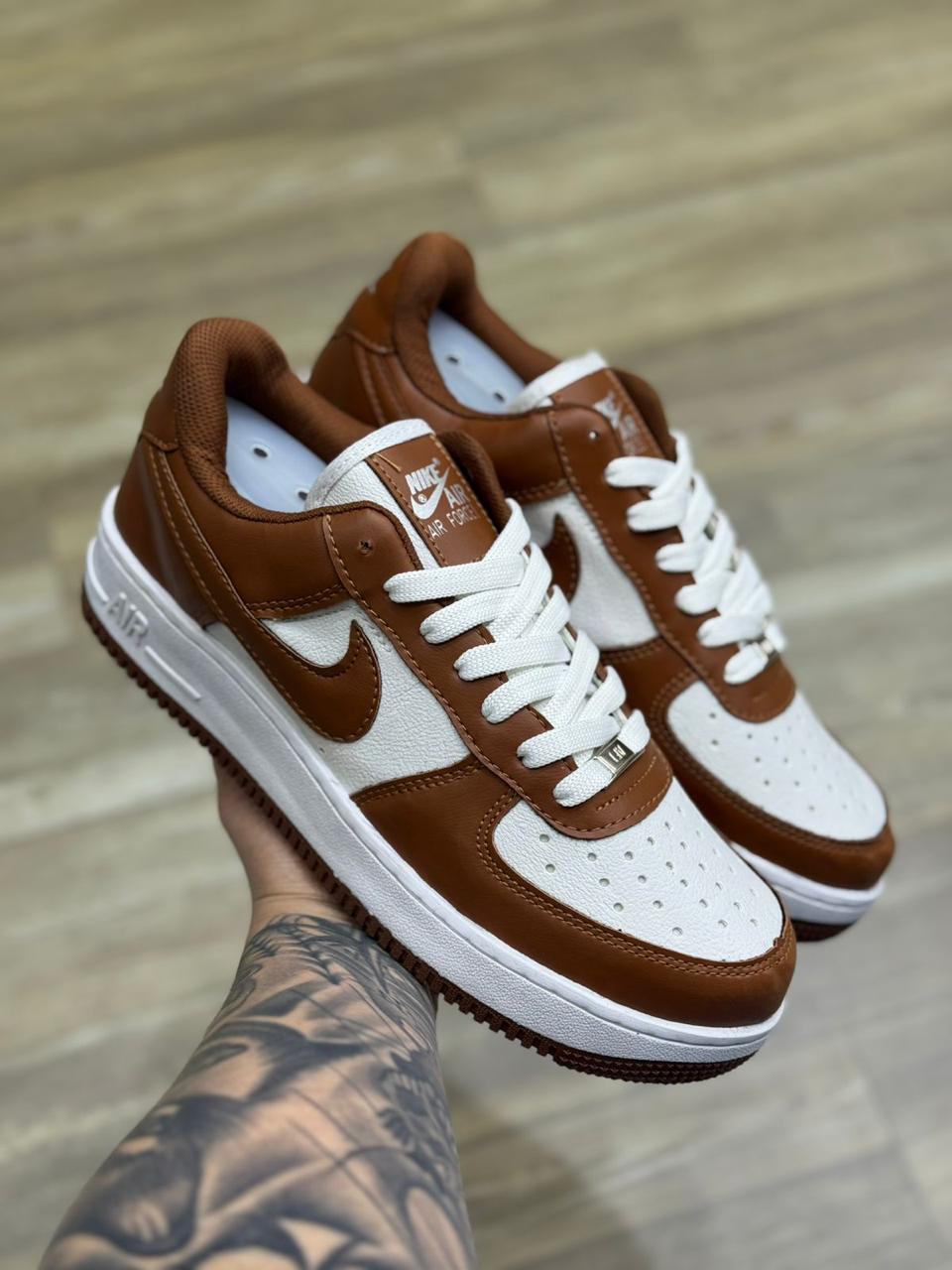 Tênis Nike Air force Premium Branco Marrom - magrinho Outlet