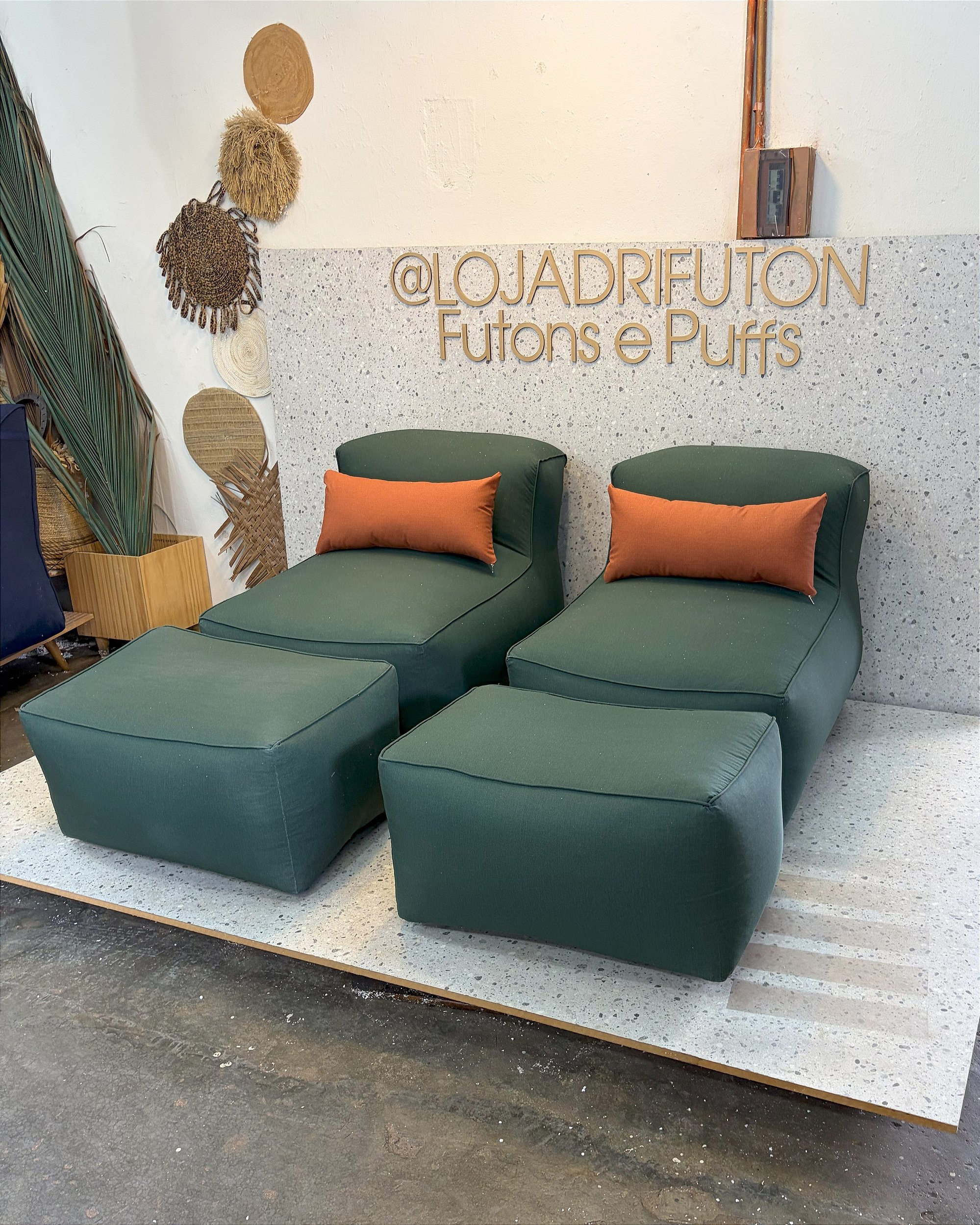 Conjunto Puff M Standard + 2 Peseiras + 2 Almofadas - LojaDriFuton