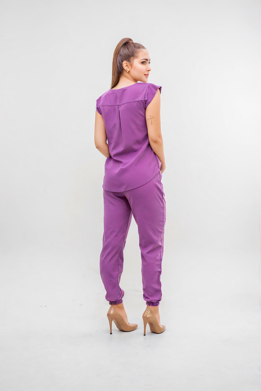 Scrub Roxo Scrub Feminino Roxo – Modelo Tatiana - Jalecos Femininos | Elegância e ...