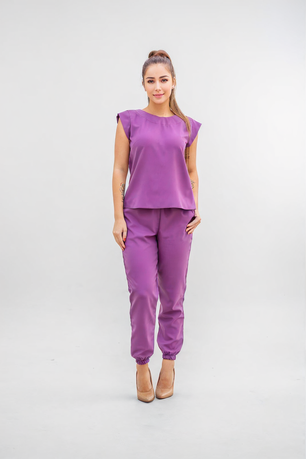 Scrub Roxo Scrub Feminino Roxo – Modelo Tatiana - Jalecos Femininos | Elegância e ...