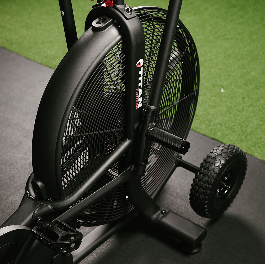 Bicicleta de Vento Titan Fitness Fan Bike com rodas e suportes incluso