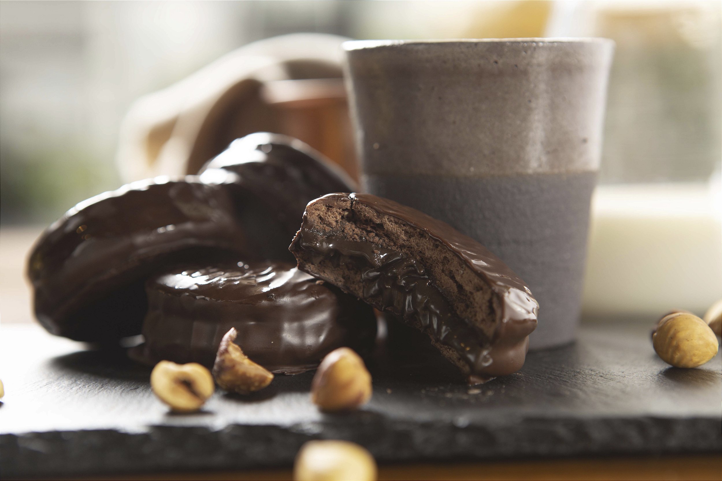 Alfajor Chocolate com Avelã 40g Vegano, Sem Gluten e Zero Lactose