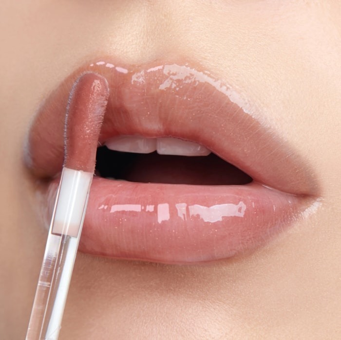 Kaja Gloss Shot Hydrating Lip Gloss Consumos da Martina