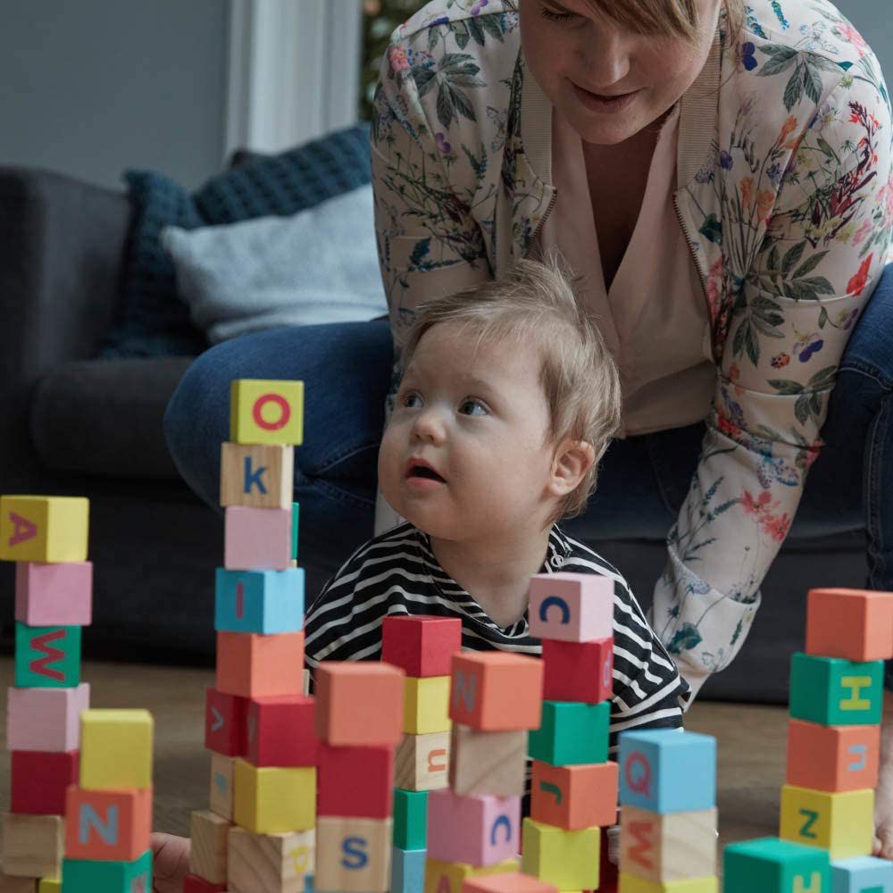 Johnson's Tiny Traveler Baby Gift Set, Bath & Skin Essentials, 5 itens