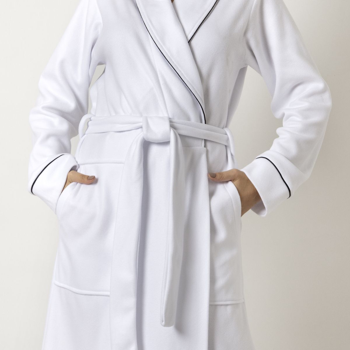 Robe Blanca main image 0