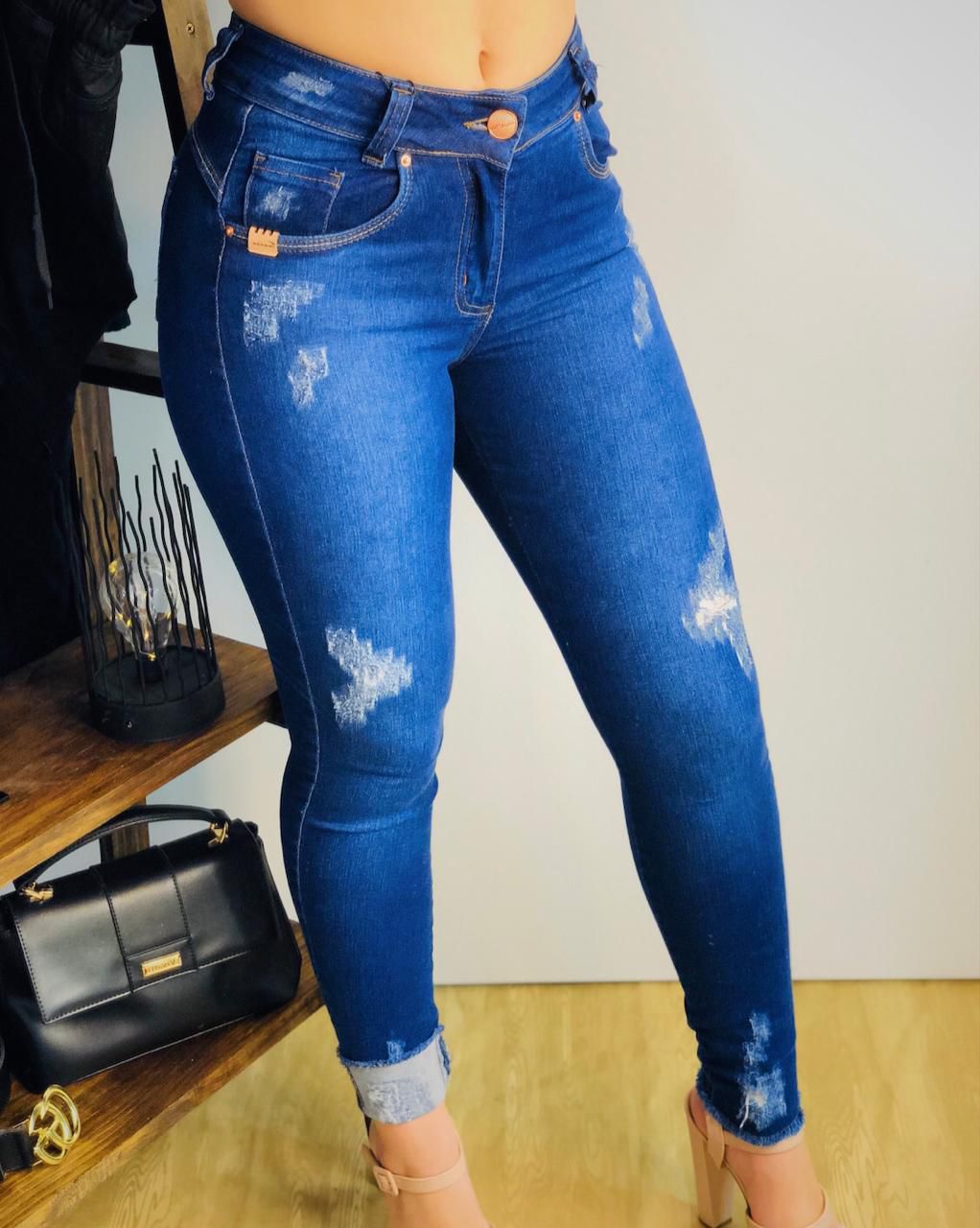 Calça Jeans Cropped Tanise é na Michele Modas - Michele Modas - Moda e  Acessórios pra Família Toda.