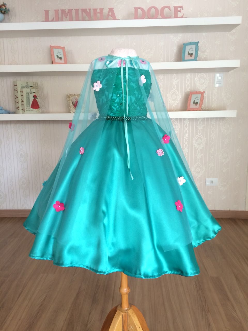 Vestido infantil Frozen 2 com Elsa e Anna - luxuoso