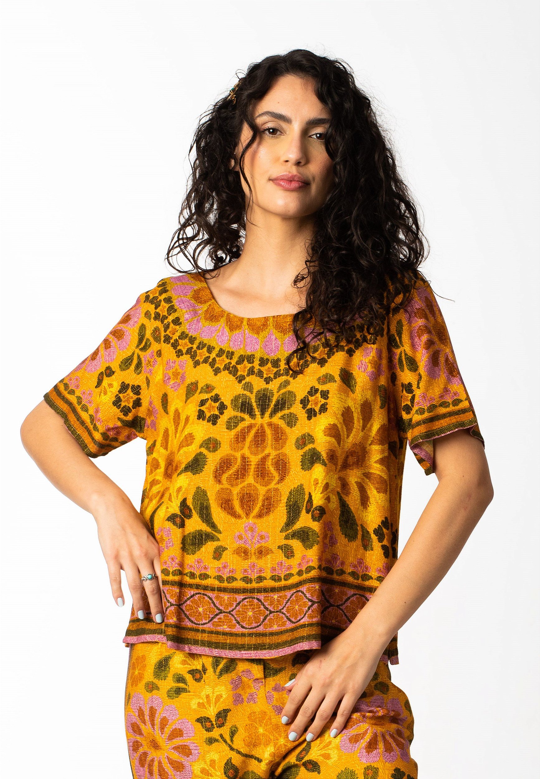 Blusa T-shirt Lenço Abacaxi Farm - Gardênia Store - Gardênia Store - Moda  feminina