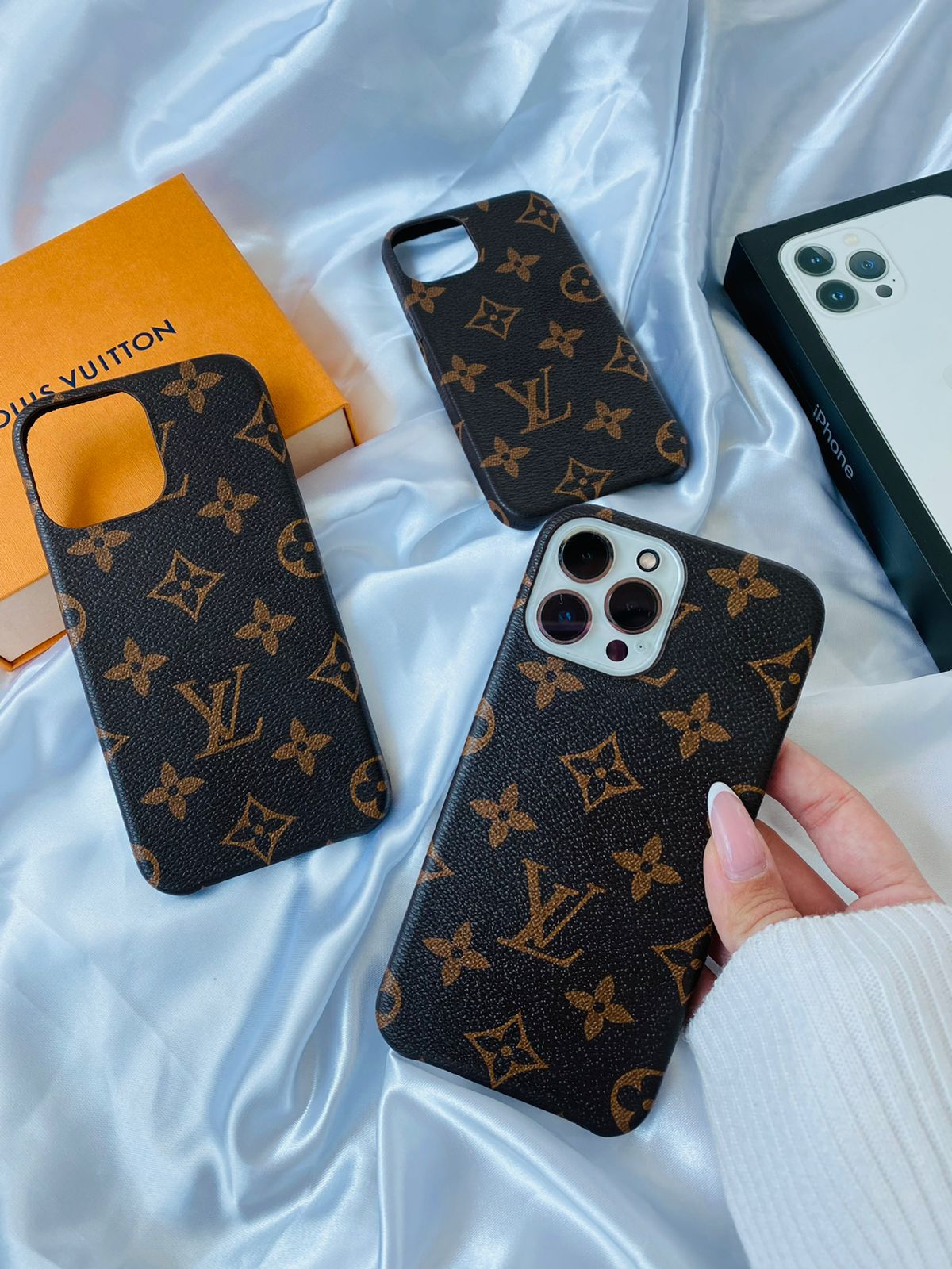 Capinha LV Gold para Iphone - Grife - TK cases
